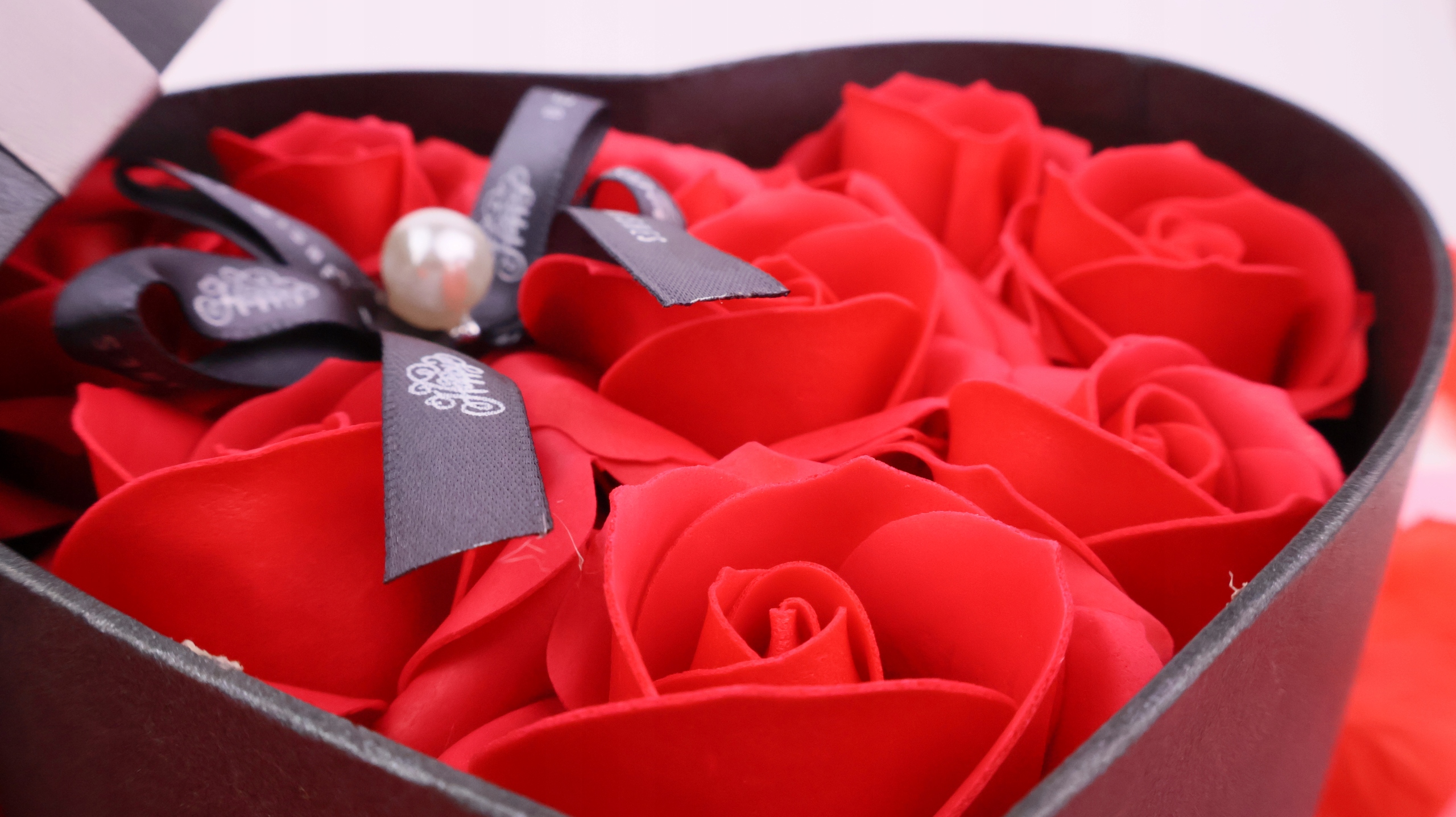 Мыльные розы для ванны FLOWERBOX на День святого Валентина вес продукта с упаковкой 0,2 кг