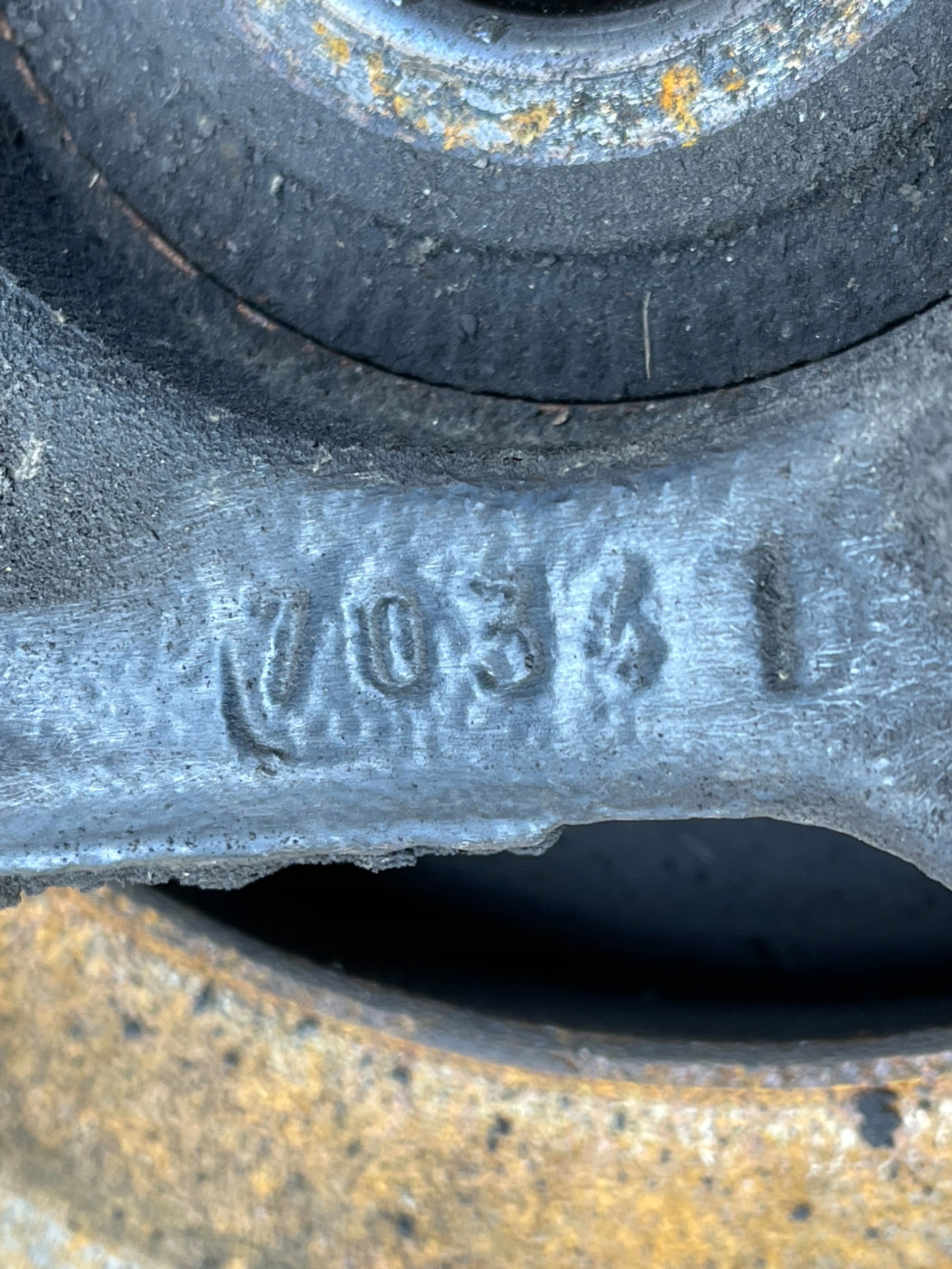 B2 TRANSIT CUSTOM 2013 - swing left front caliper AMOR FK21-18045-AB