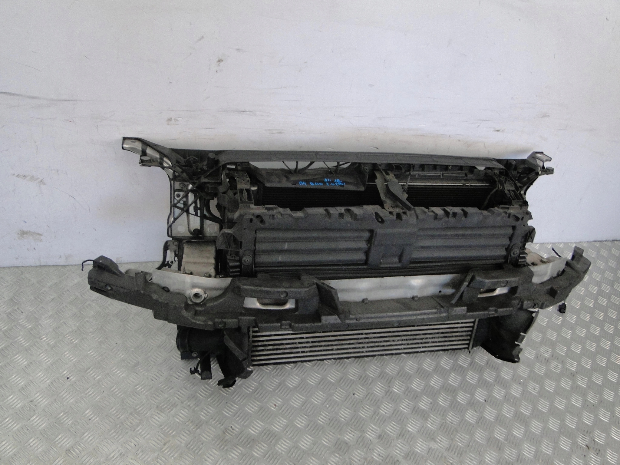 PAS PRZEDNI WZMOCNIENIE BELKA CHŁODNICE AUDI A4 B9 A5 8W 2.0TFSI 2018 Typ samochodu Samochody osobowe