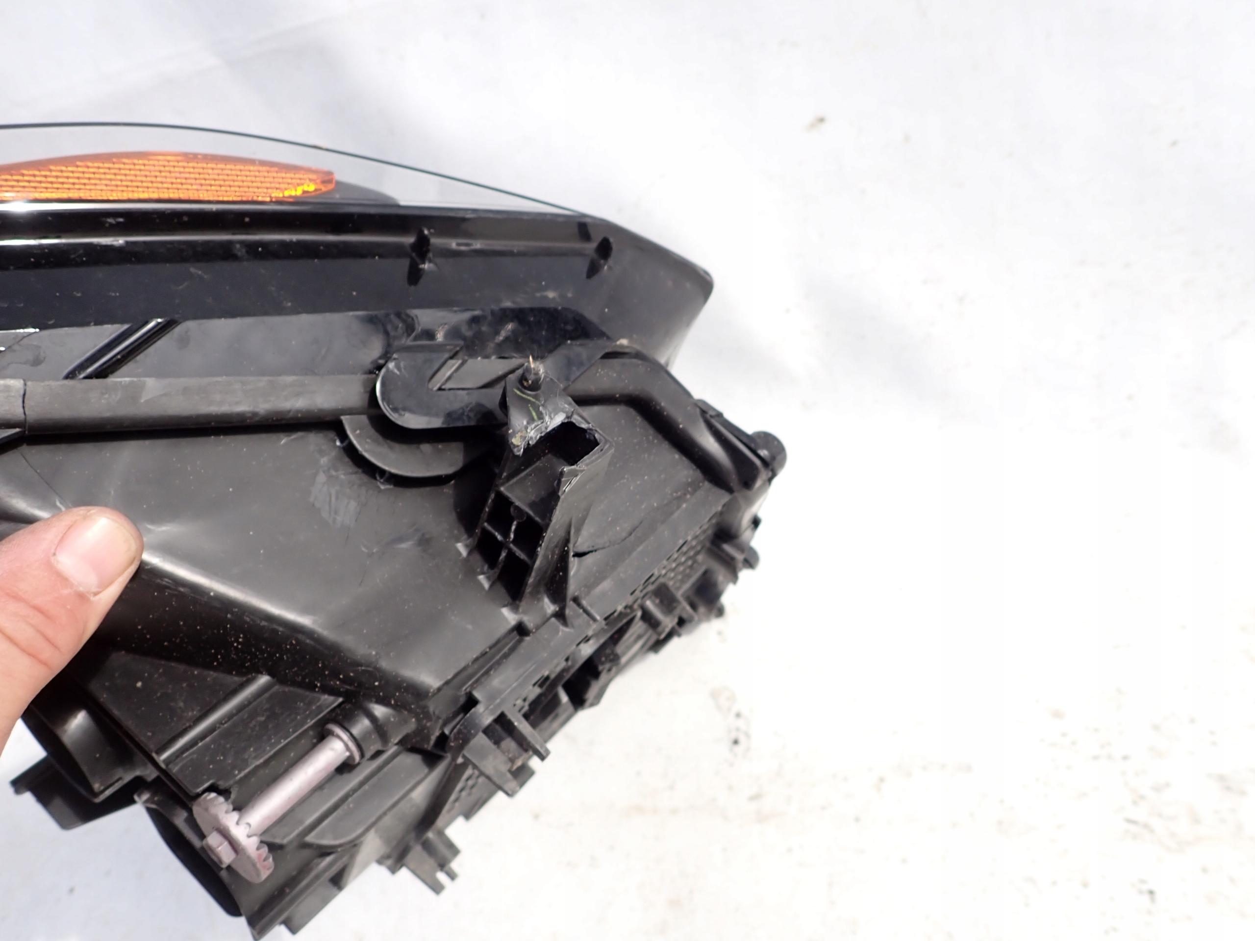 LEXUS NX LIFT 17- light right front front LED