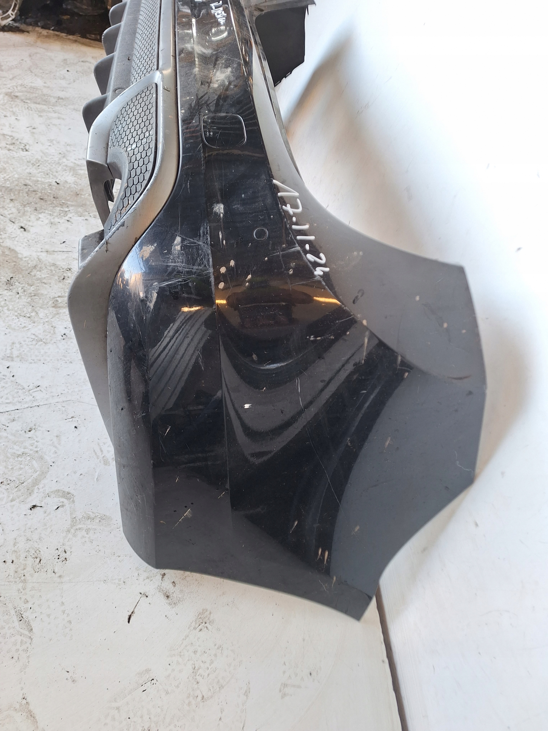 VOLVO V60 II 10-13 bumper R-design + PDC