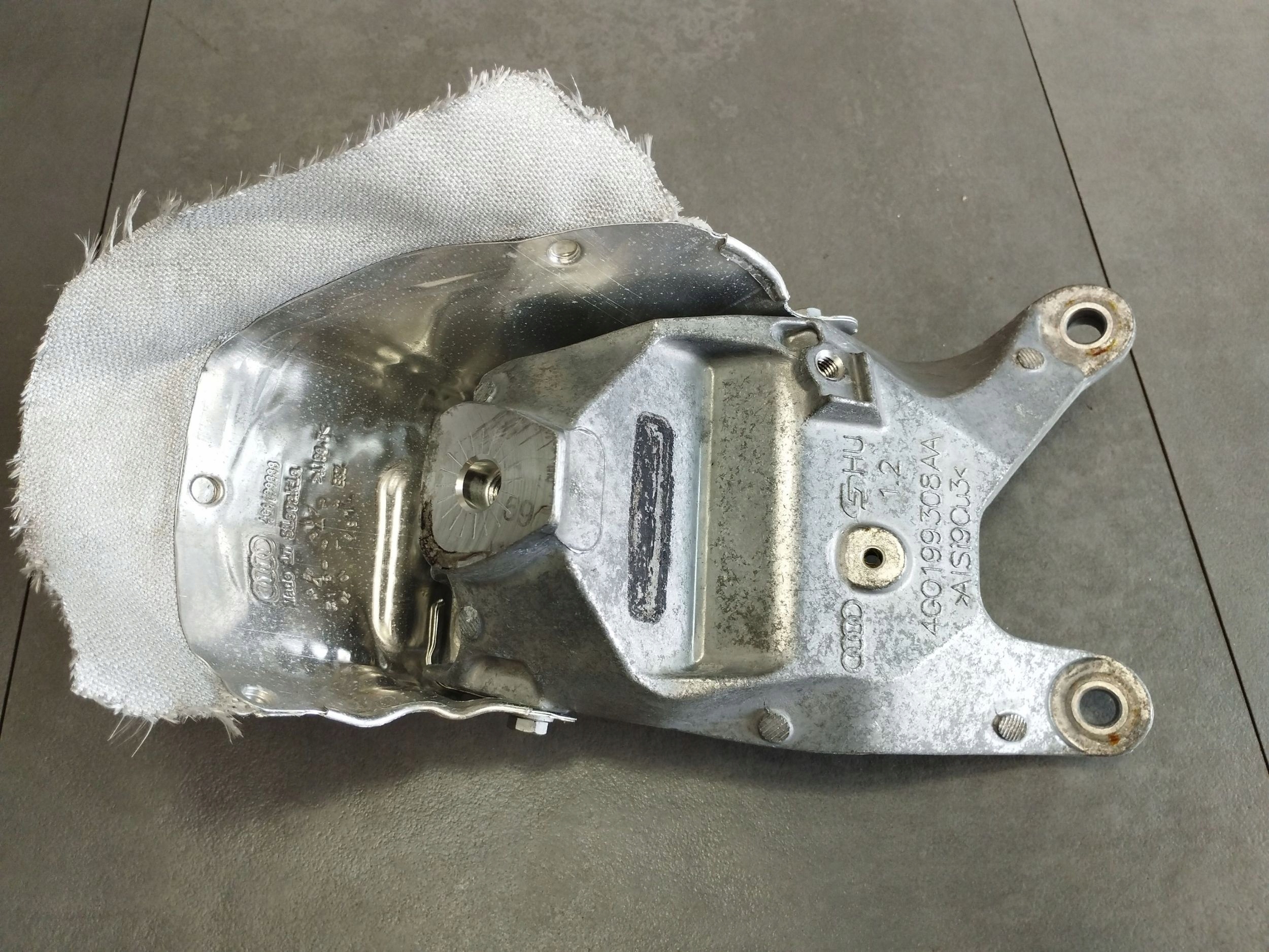 Audi A5 Sportback 8TA 2016 engine mount 4G0199308AA