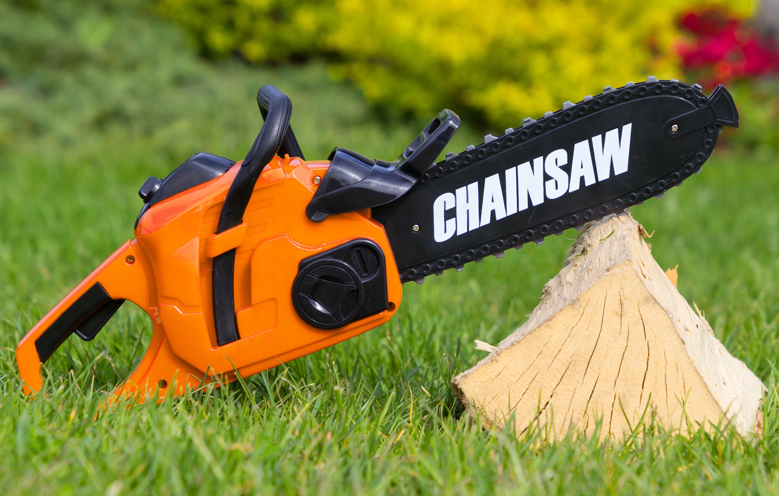 PIŁA ŁAŃCUCHOWA DLA DZIECI Z KASKIEM RĘKAWICAMI OKULARAMI ZESTAW DRWALA Baterie 3x AA