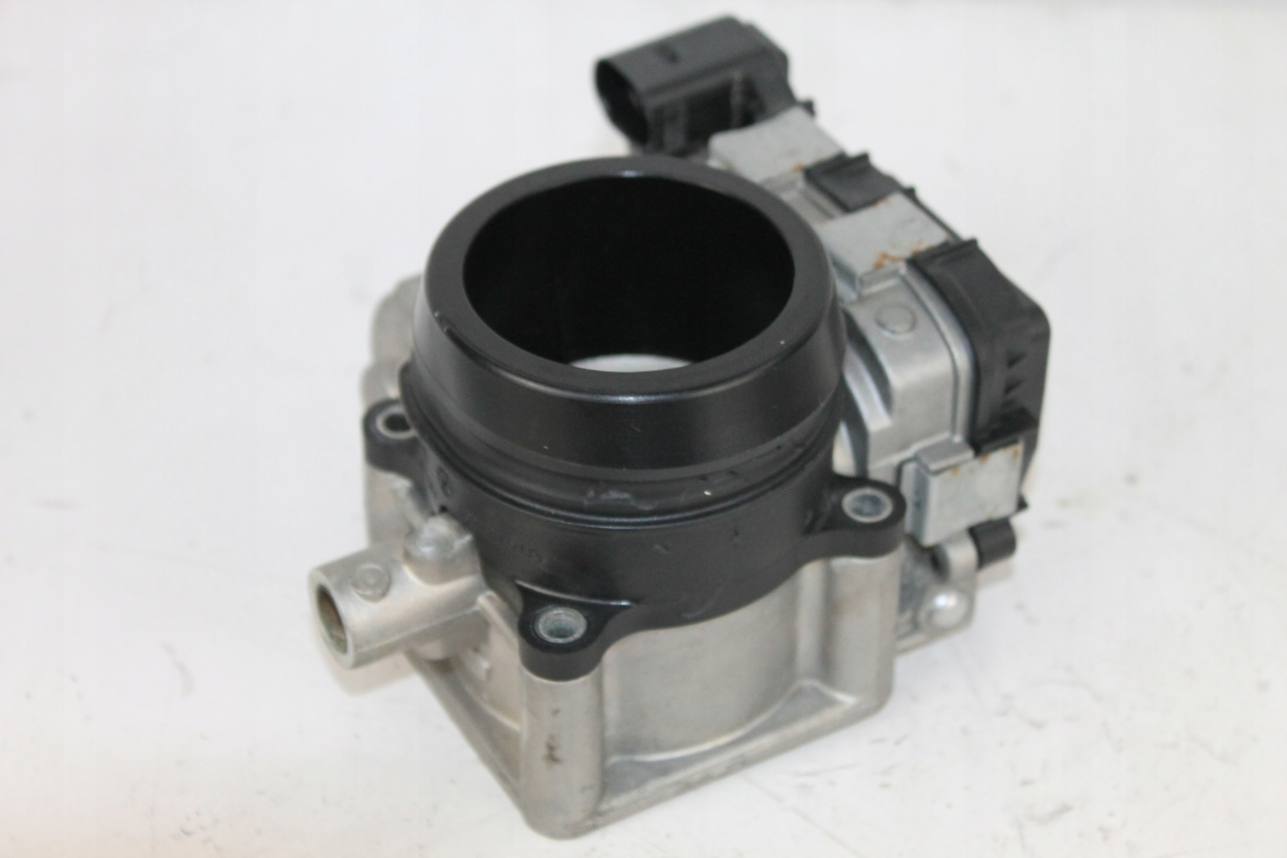 21 - DUCATI HYPERMOTARD 821 THROTTLE