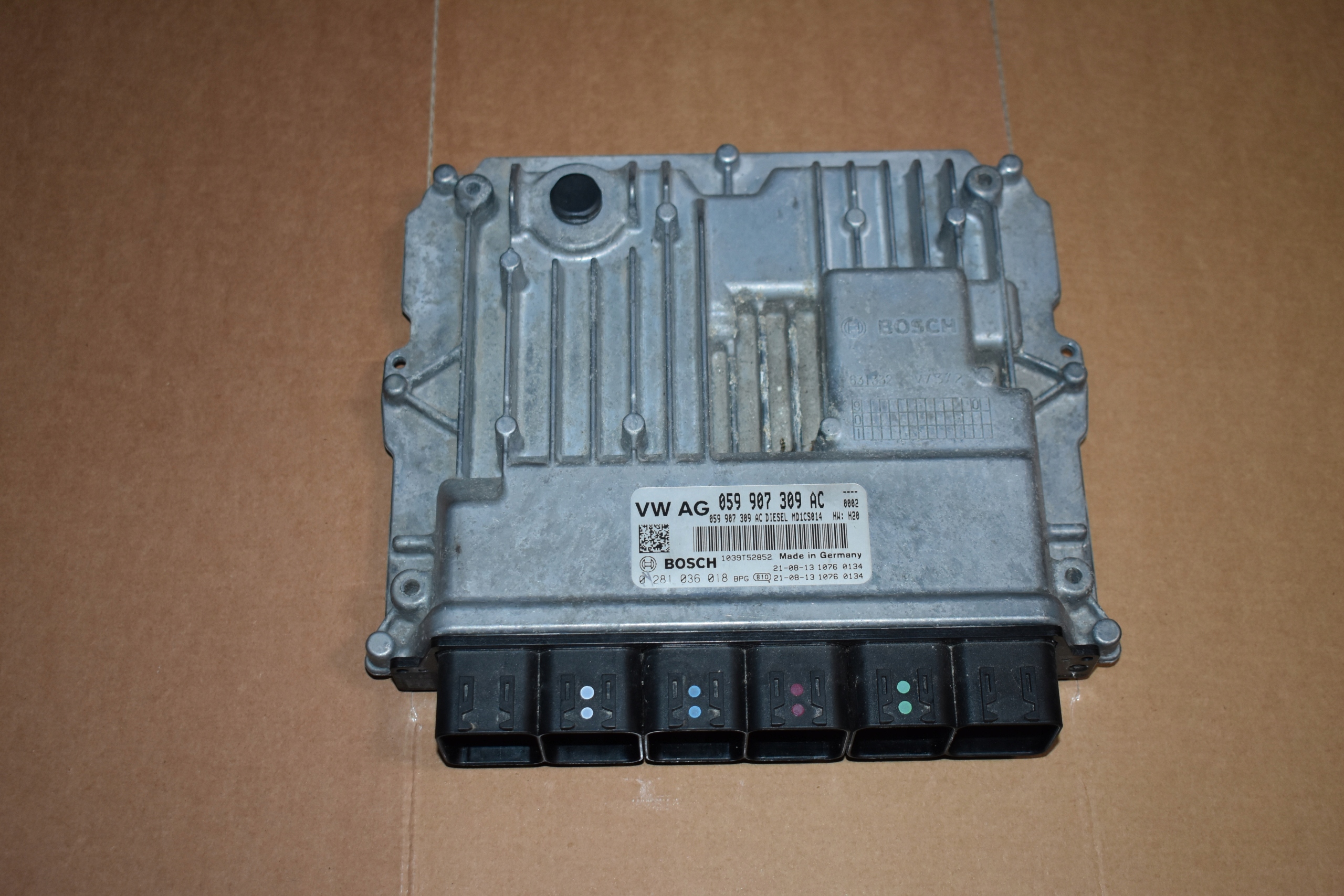 IDEALNY control unit of the engine AUDI VW 1