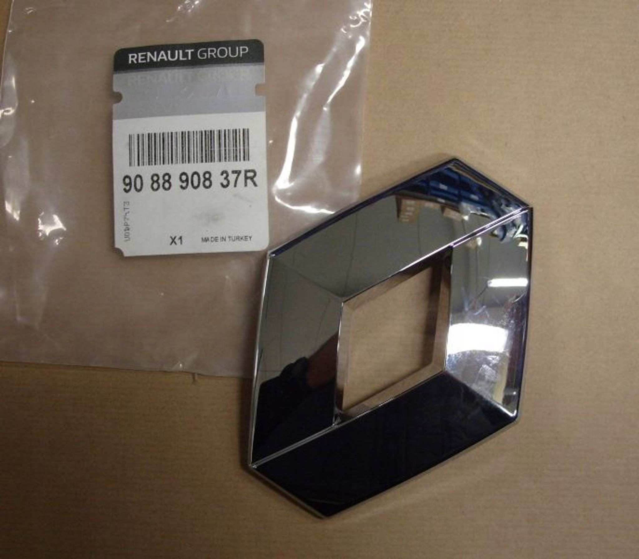 Znak Emblem R Clio IV 908890837R