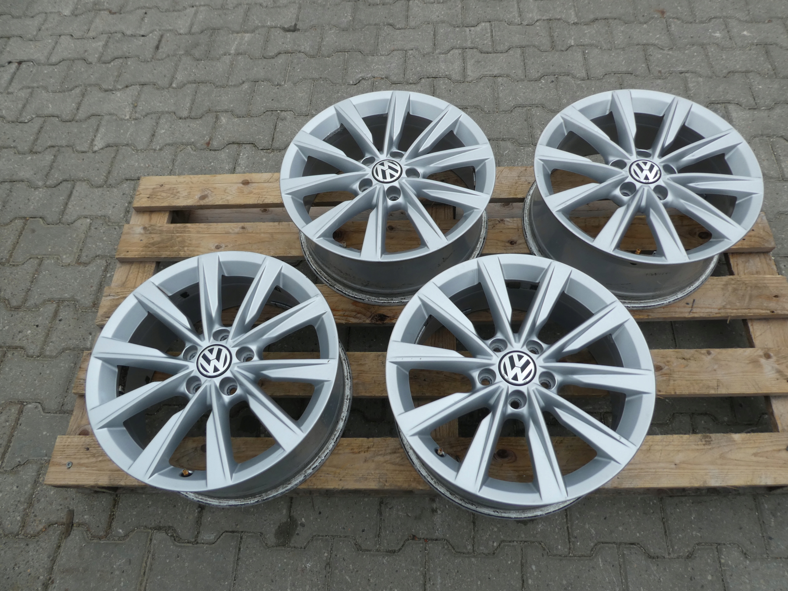 4X discs aluminium disc 5N0601025S VW 5X112