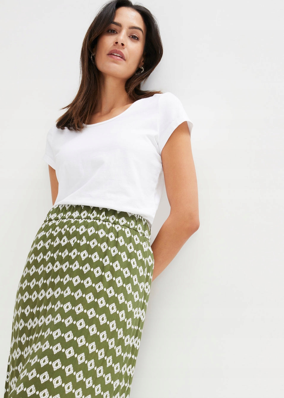 HA71 SPÓDNICA DAMSKA KLASYCZNA LETNIA WE WZÓR BONPRIX 42 OLIWKOWA Materiał dominujący wiskoza