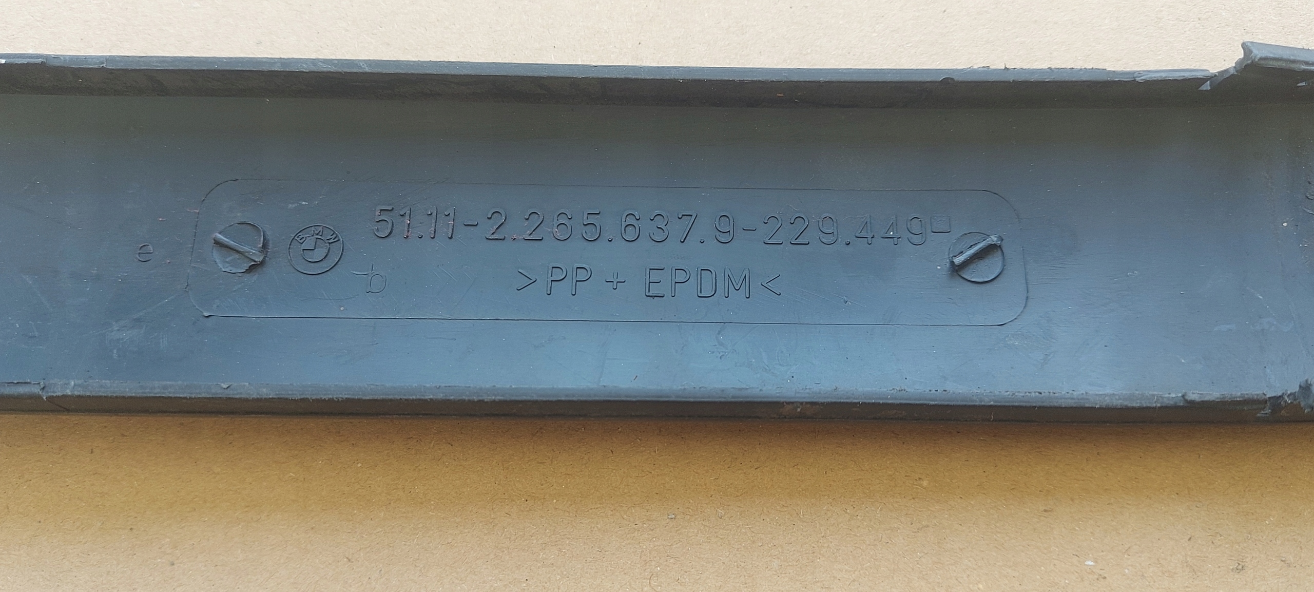 lišta nárazníku předek levá originál BMW E36 M3 2.265.637.9