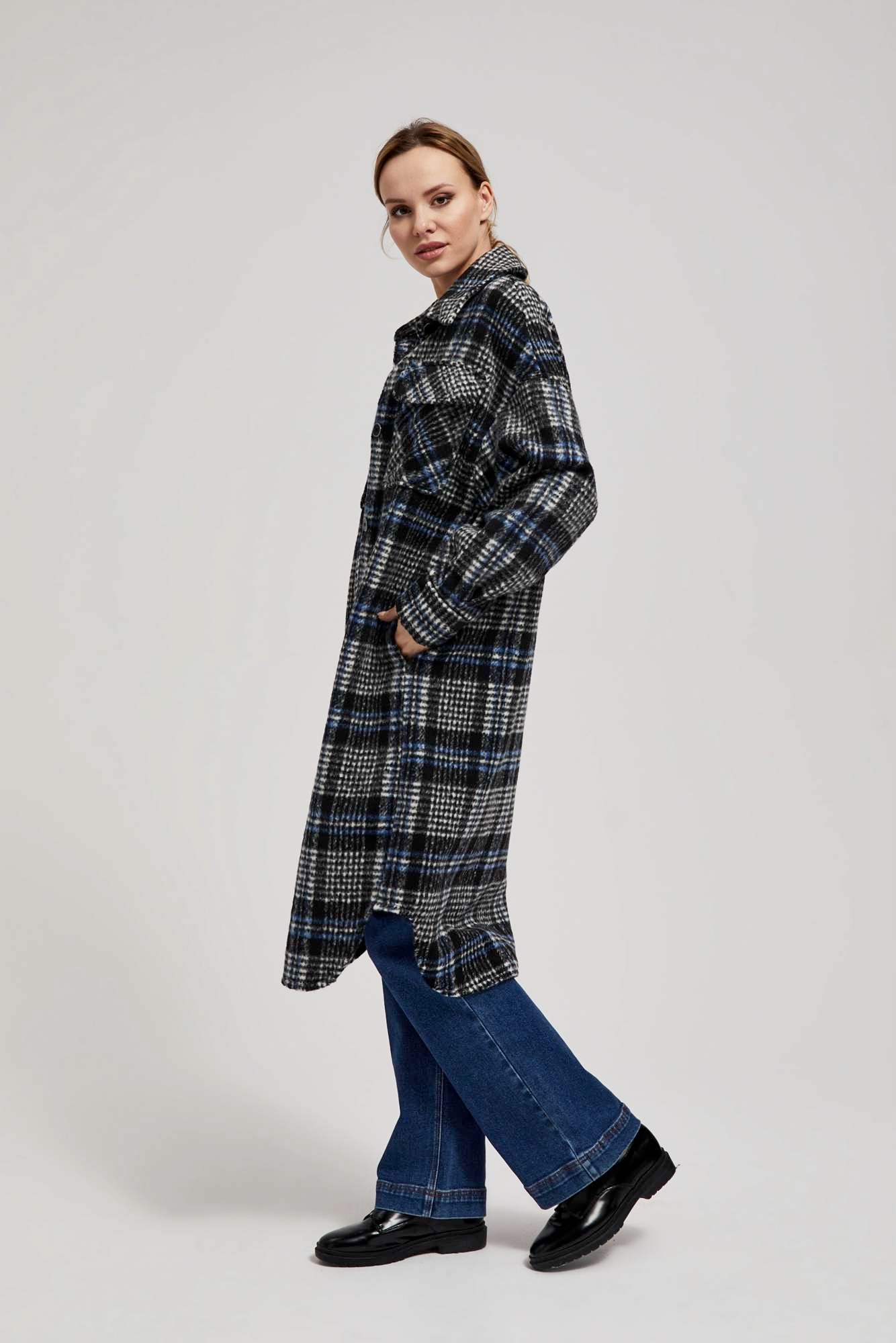 Długi płaszcz w kratę M od MOODO Marka Moodo