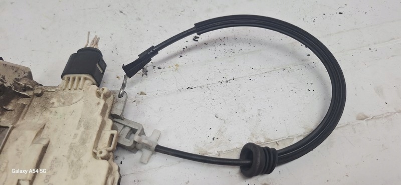 lock door VW PASSAT B6 left rear part 3C4839015A