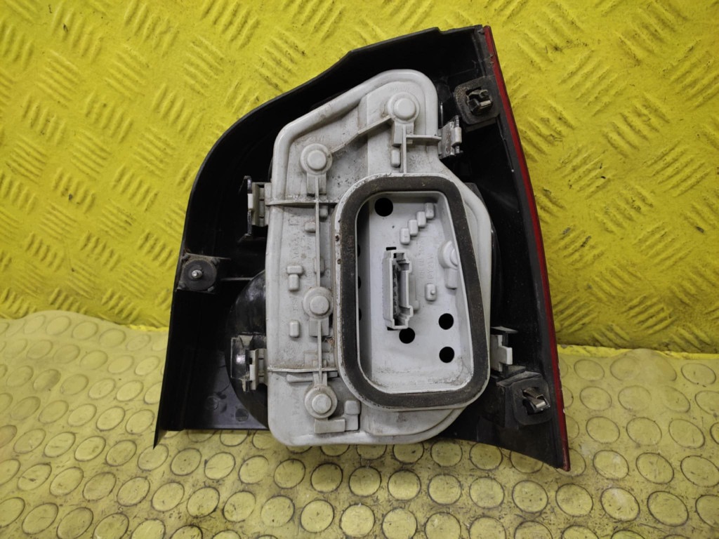 VW POLO IV light left rear part