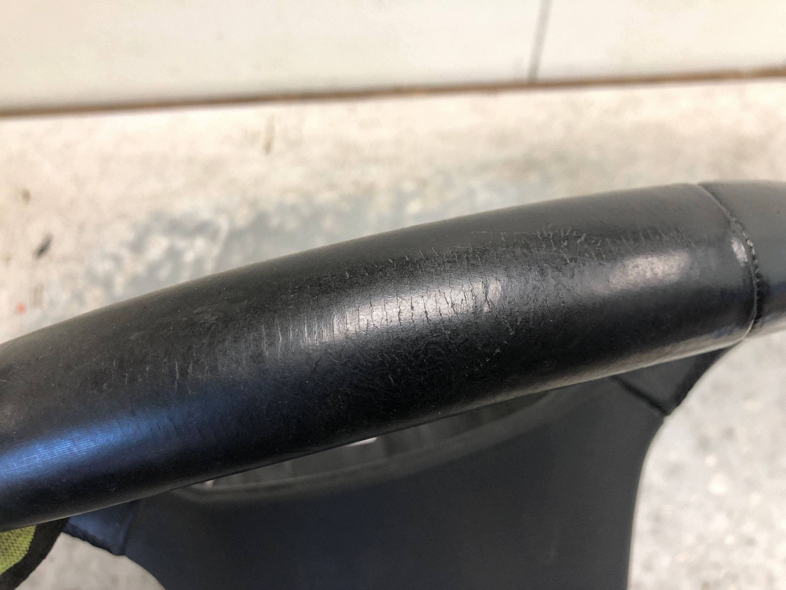 lenkrad Leder MULTIFUNKCJA SKODA RAPID 5E0419685A