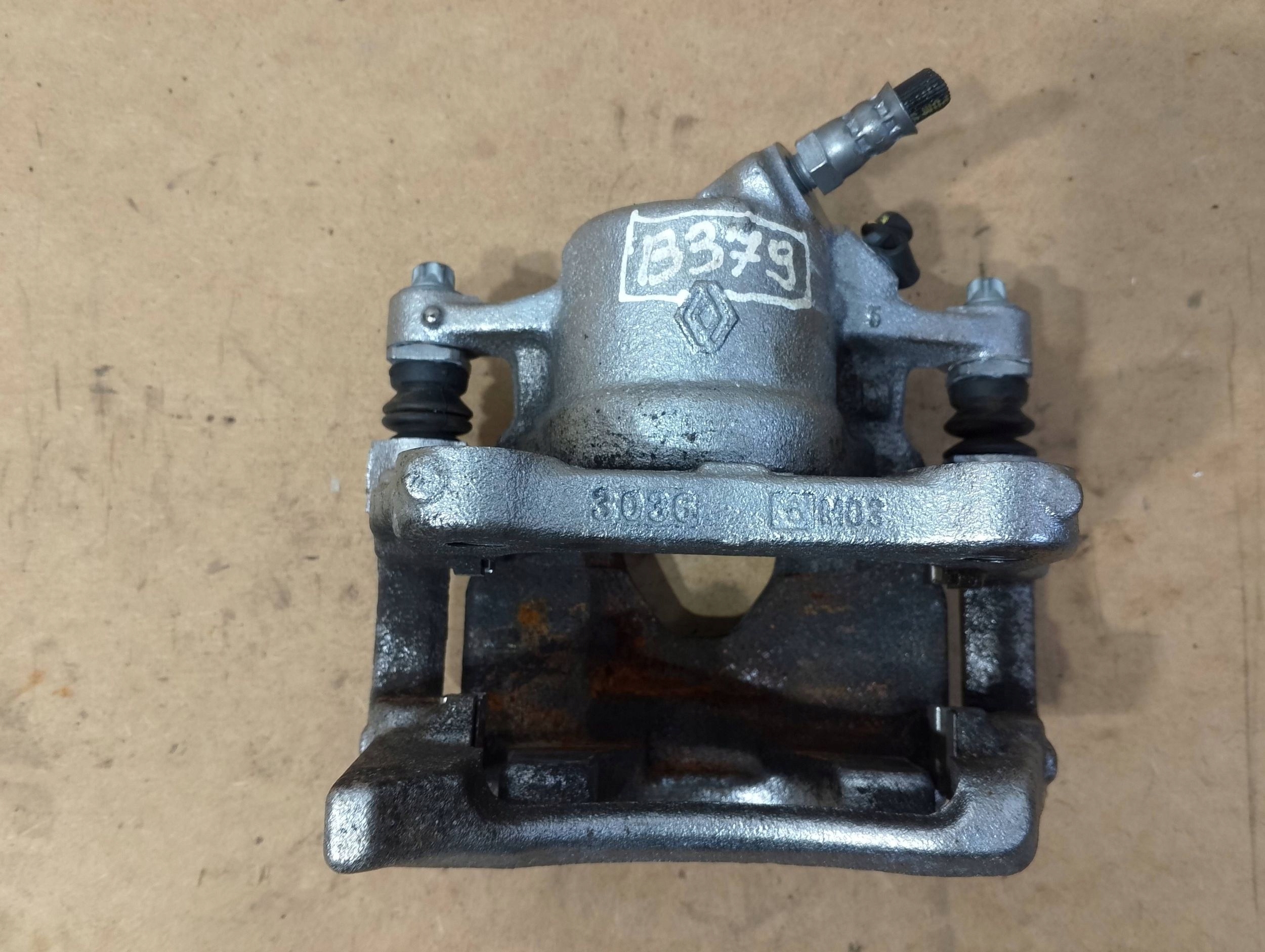 Dacia Sandero III caliper brake front right L88844 (B379)