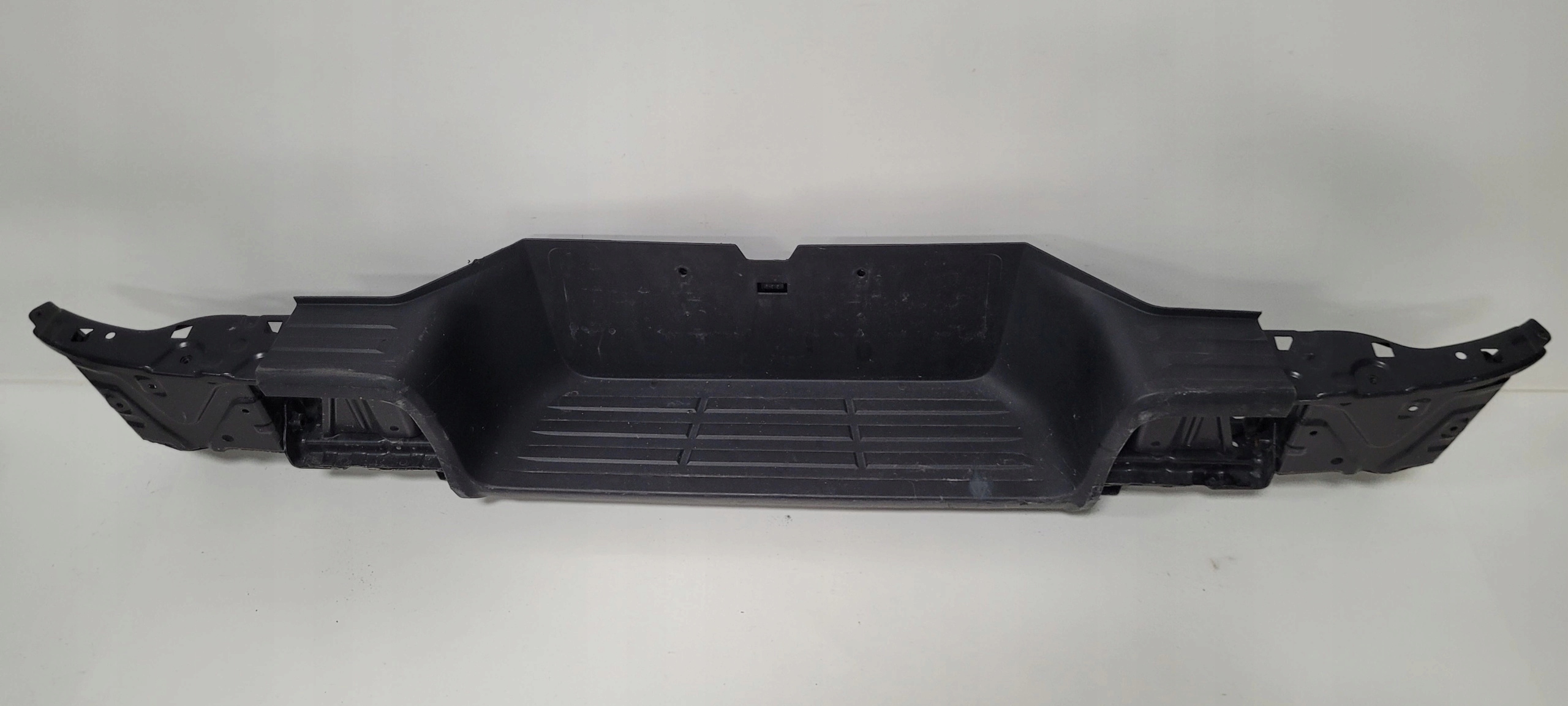 BELKA ZDERZAKA TYŁ STOPIEŃ TOYOTA HILUX 2015-20 Jakość części (zgodnie z GVO) O - oryginał z logo producenta pojazdu (OE)