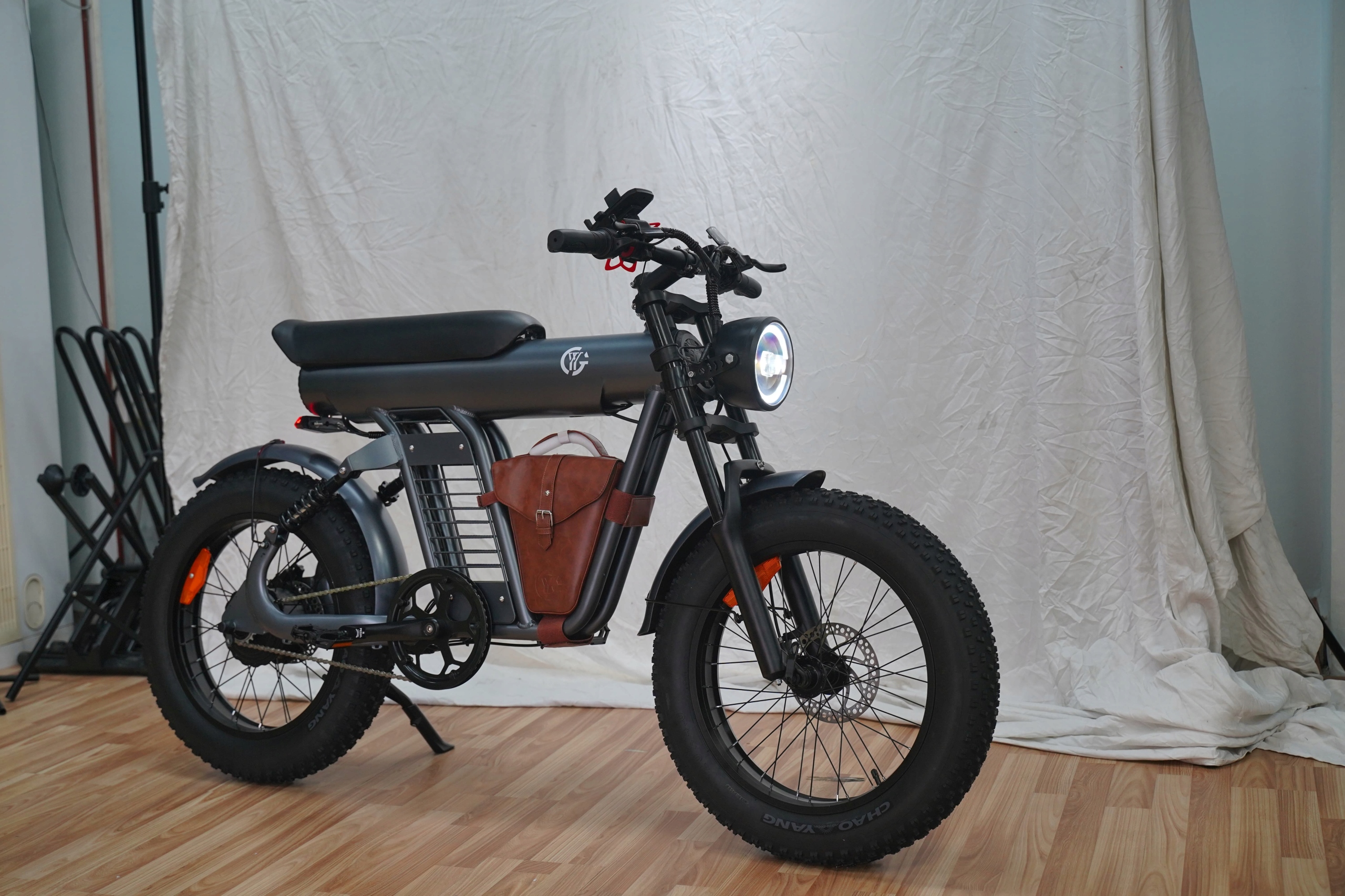 Electric Bike 1600W 20Ah 130km Oil Brake Rechargeable battery lithium-ion