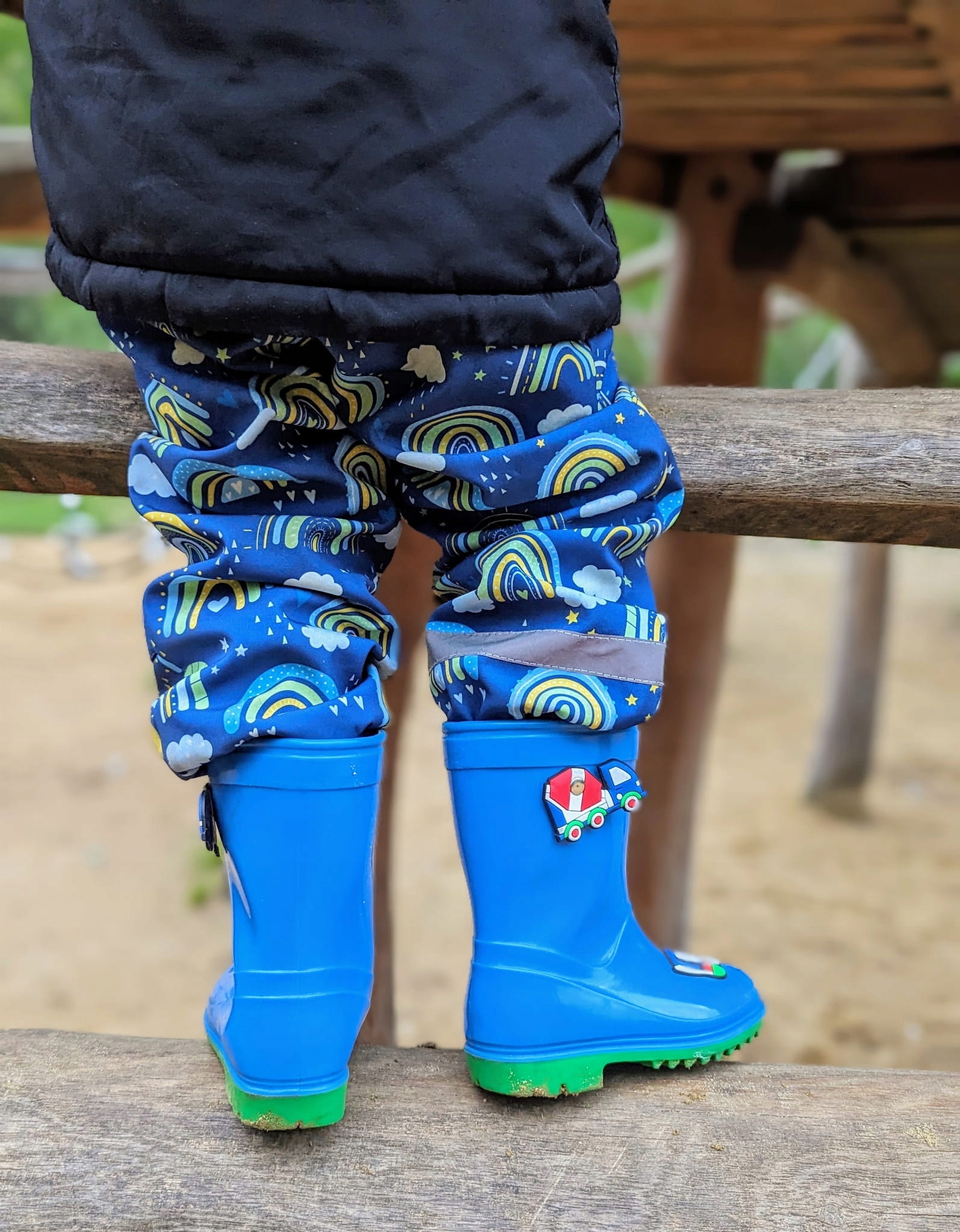 SPODNIE PRZECIWDESZCZOWE chłopięce nad morze, lasu, kałuże, tęcza r.116 EAN (GTIN) 5904647778887