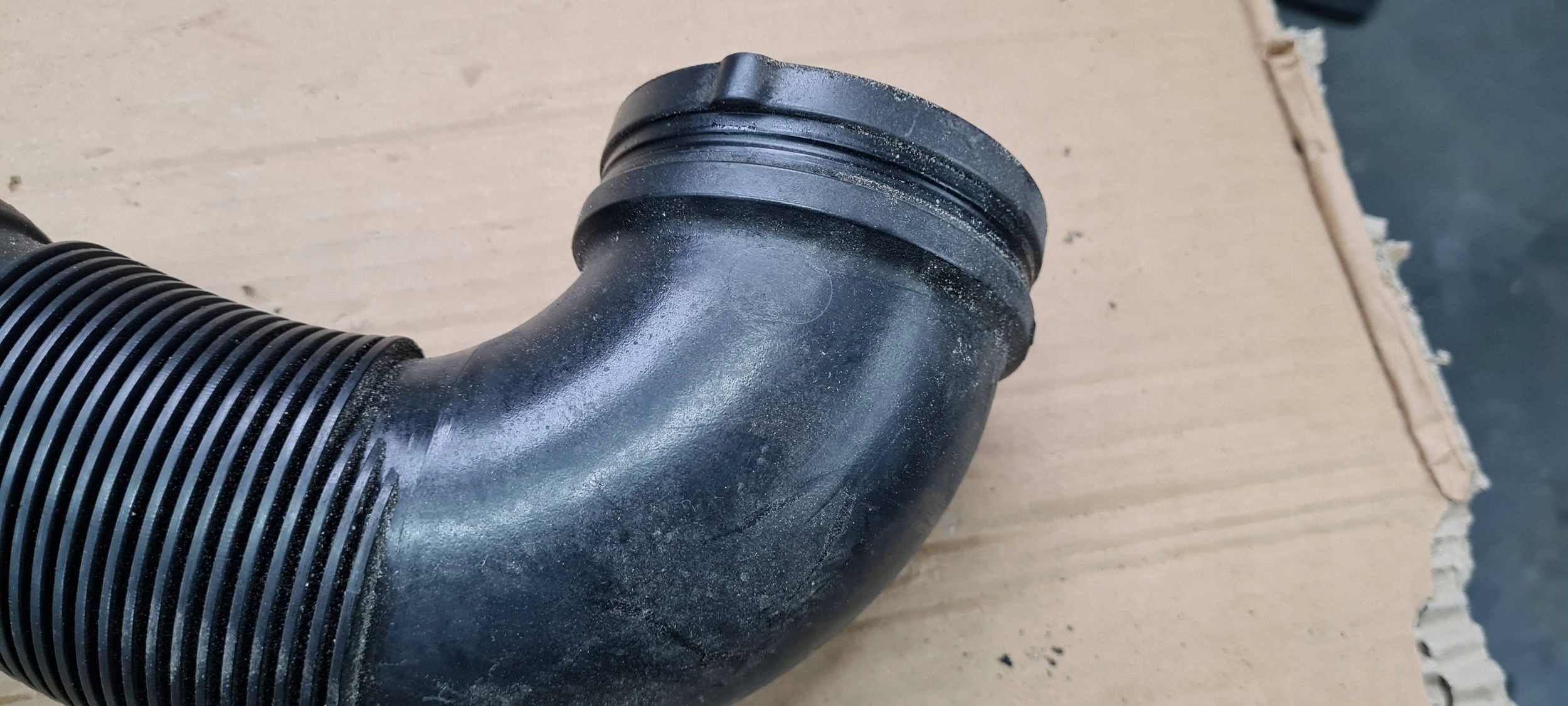A5 8W pipe air hose 2.0 TFSI 06L129629G A4 B9 8W