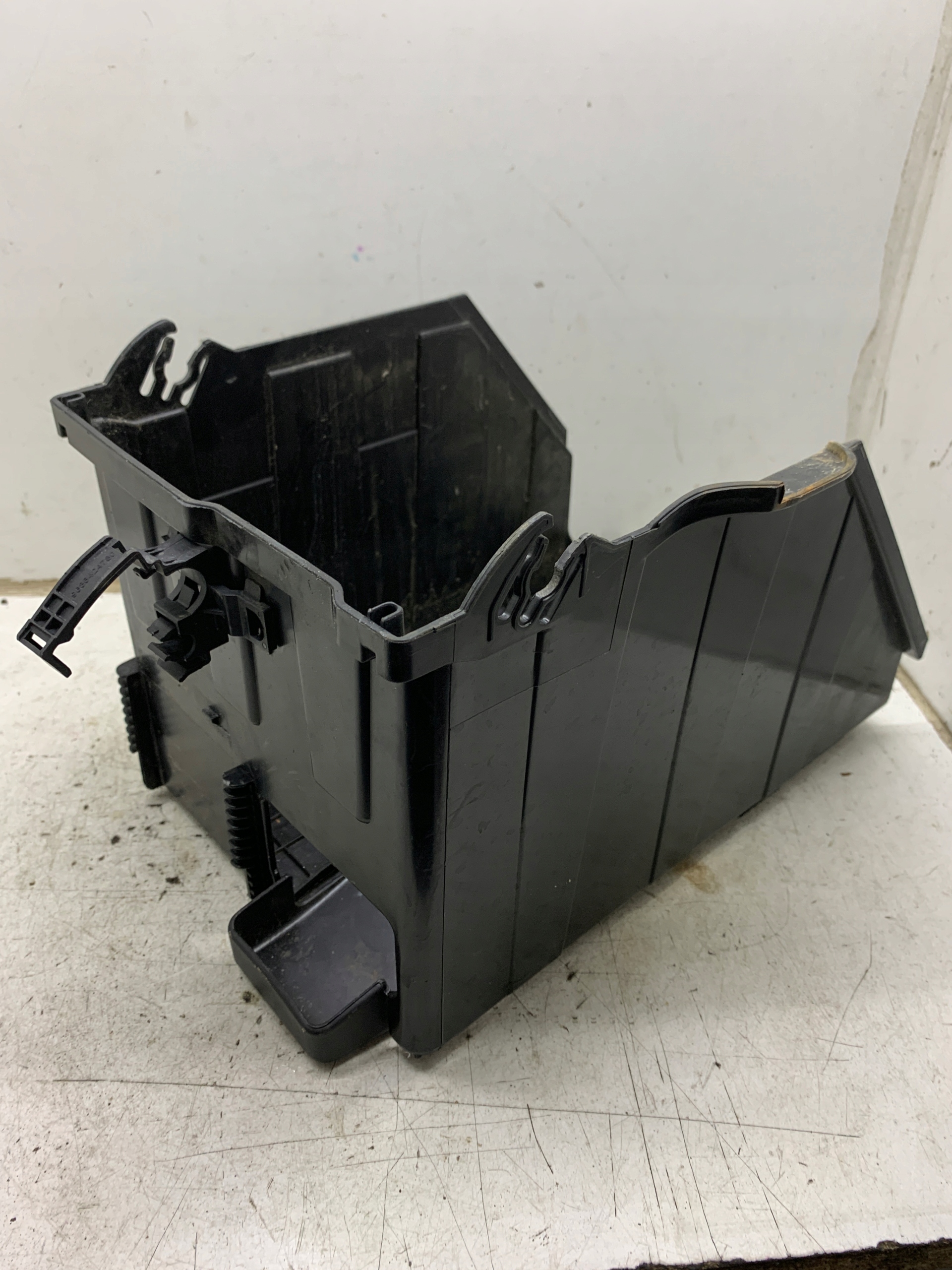 držák kryt obal akumulátoru 9663615580 CITROEN BERLINGO II