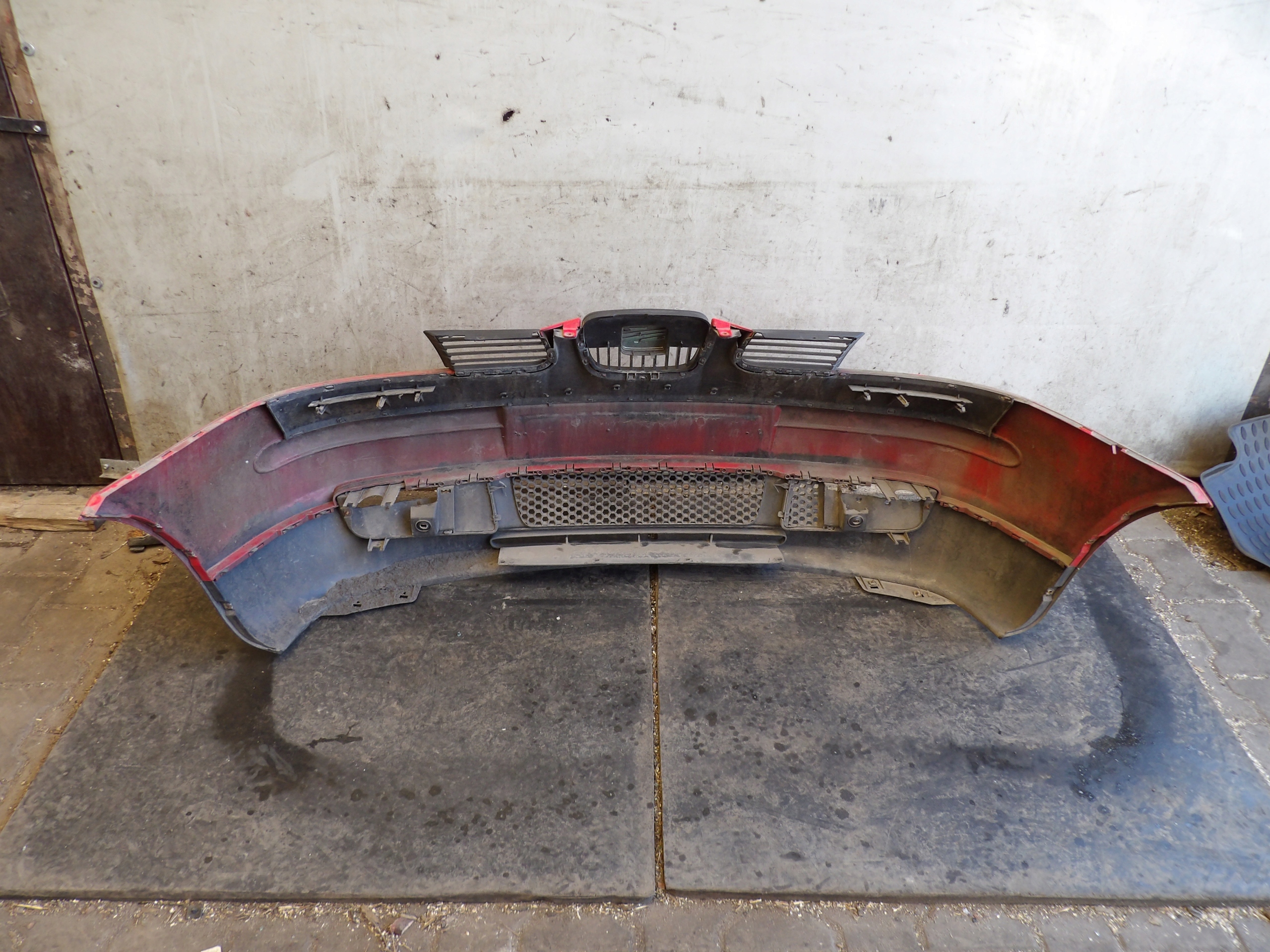Seat Arosa bumper front lak. LP3G