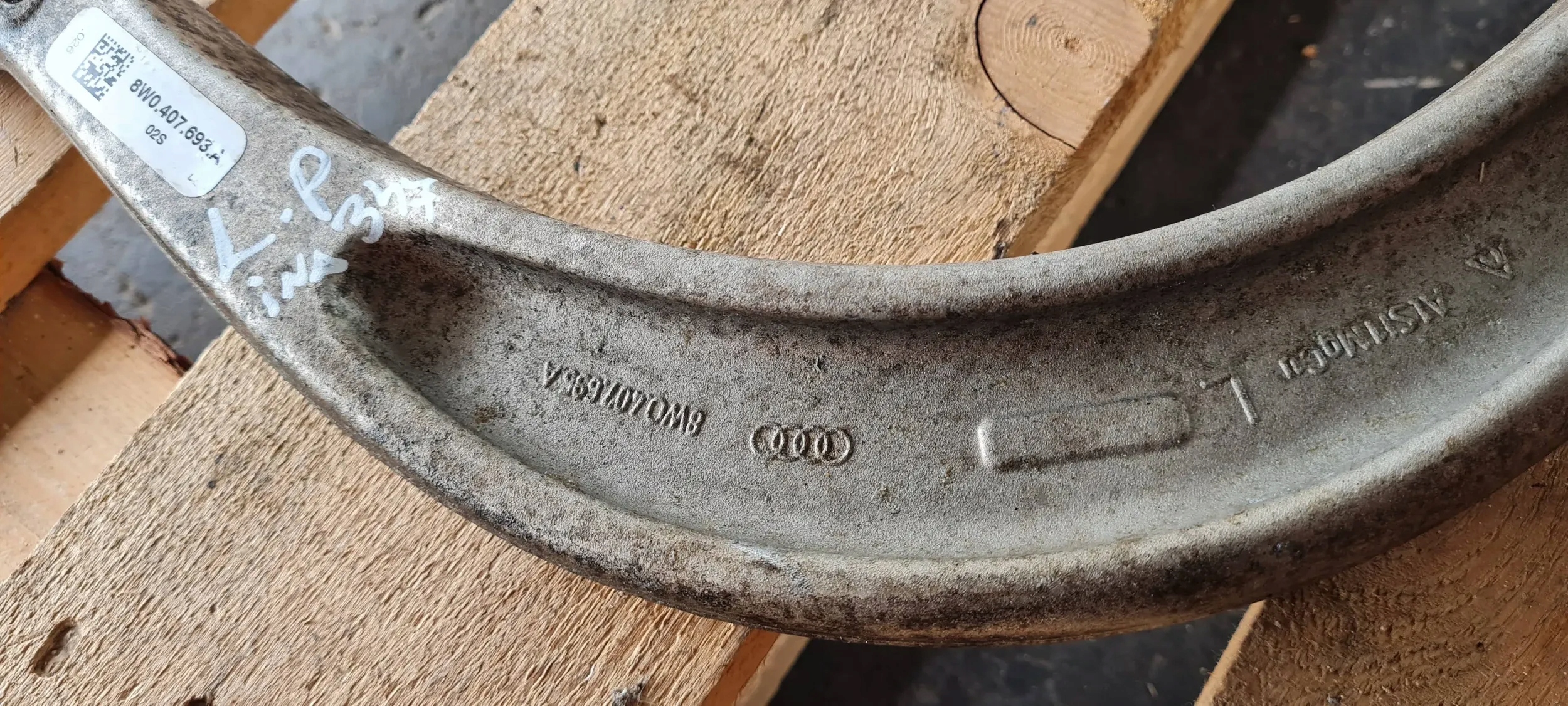 A5 8W QUERLENKER LINKS VORNE 8W0407693A A4 B9 8W