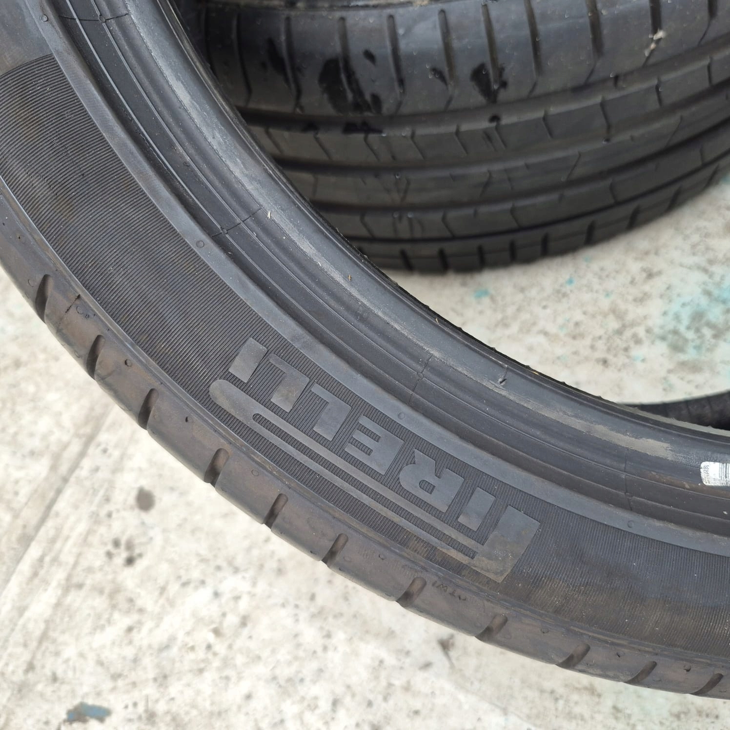 PIRELLI P ZERO 255/40 R21 pneumatici, gomme estive