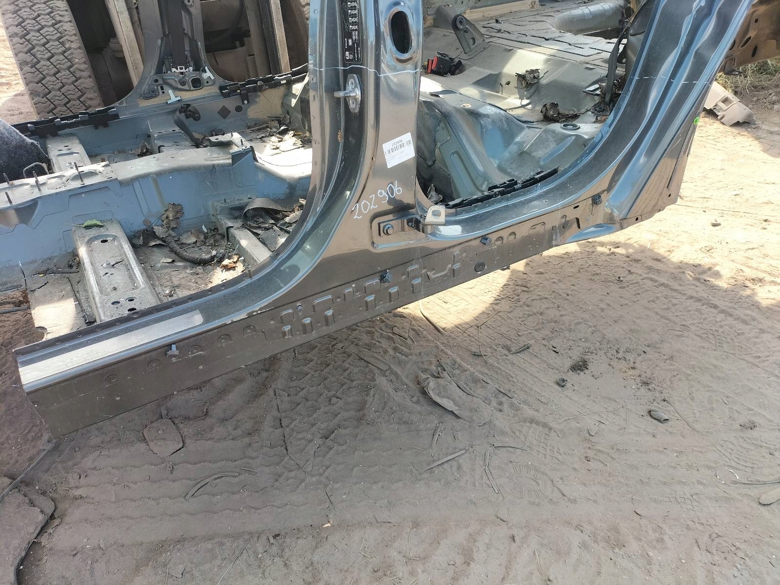 threshold left + pillar central FORD FOCUS MK4 BJ