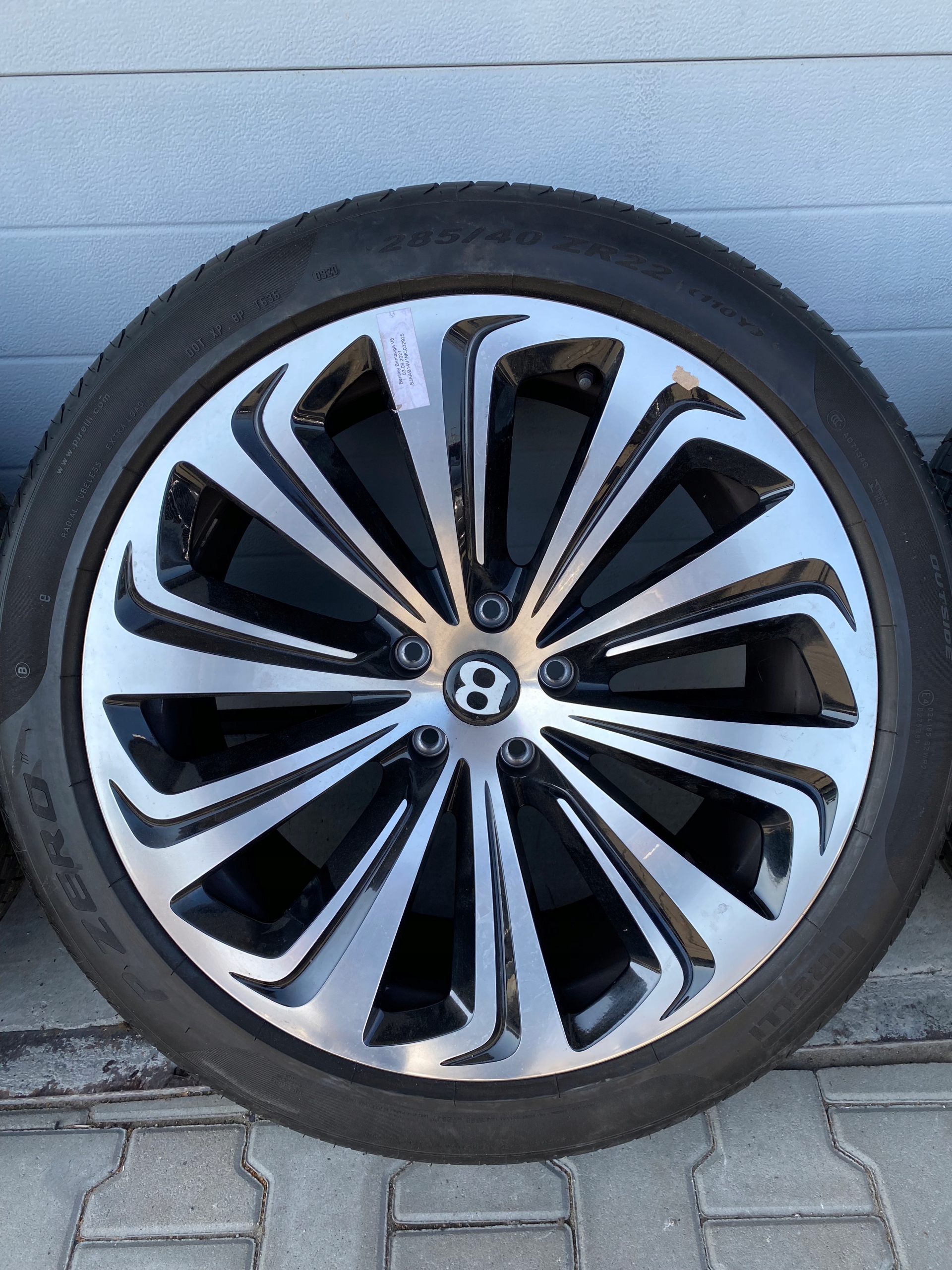 БЕНТЛІ БЕНТАЙГА комплект сідло колеса колеса 22