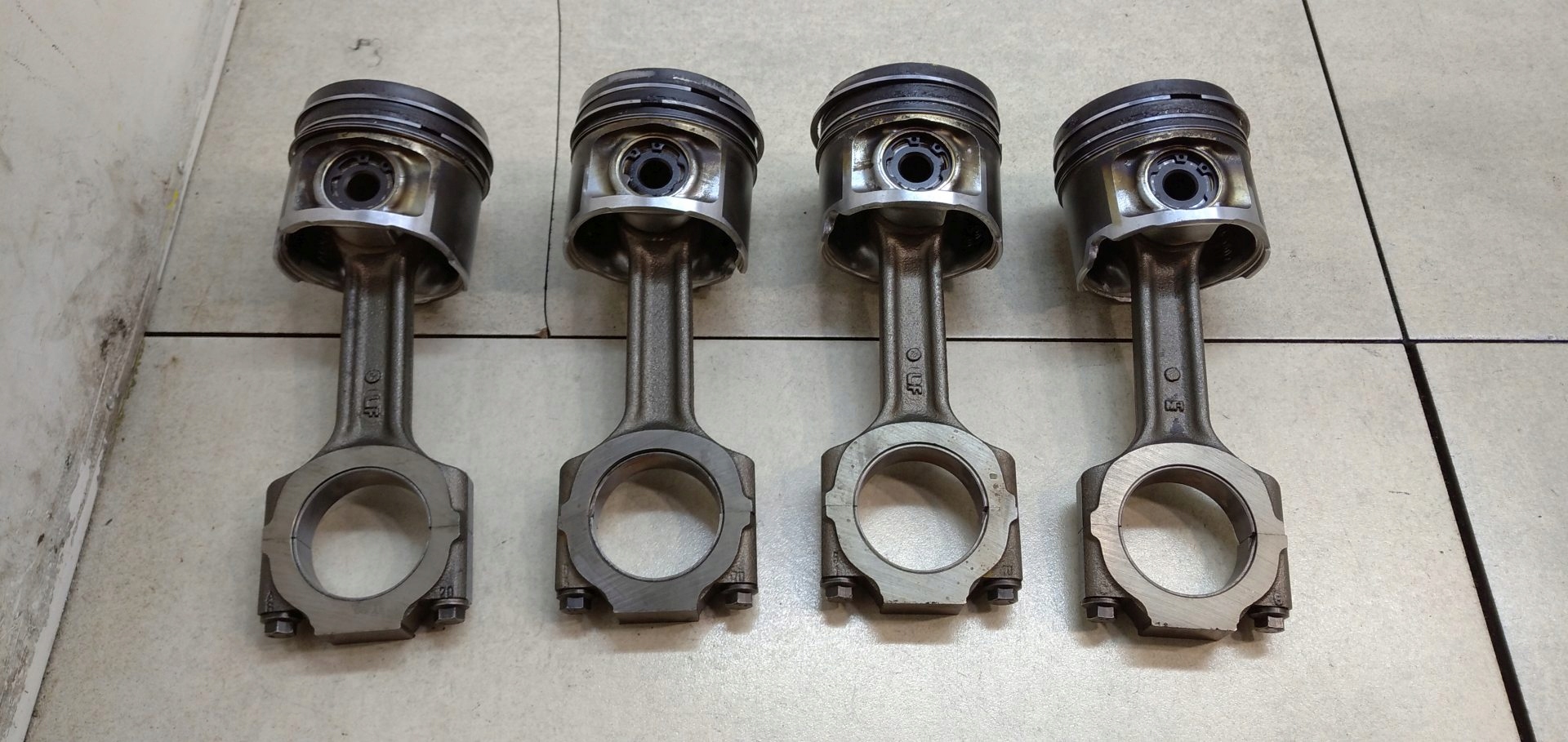Piston Bielle FIAT STILO 1.9 JTD A930