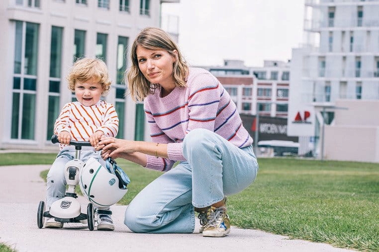 Scoot And Ride Ash ZESTAW HULAJNOGA Jeździk 2w1 + KASK LED S-M 2-5 + GRATIS Wiek dziecka 12 m +