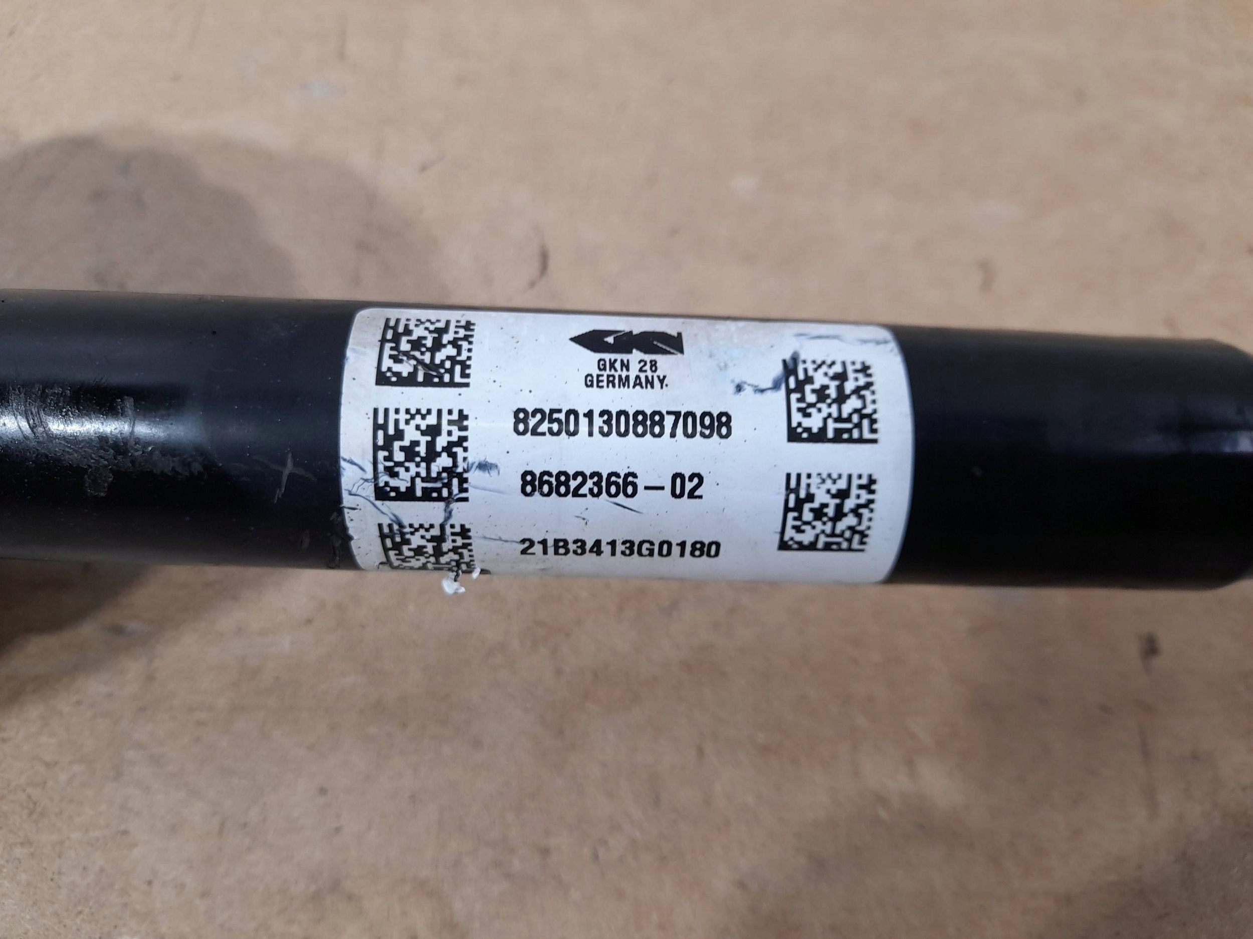 BMW 3 G20 G21 semi-axis front right 3,0 D AUTOMAT 8682366 (A677)