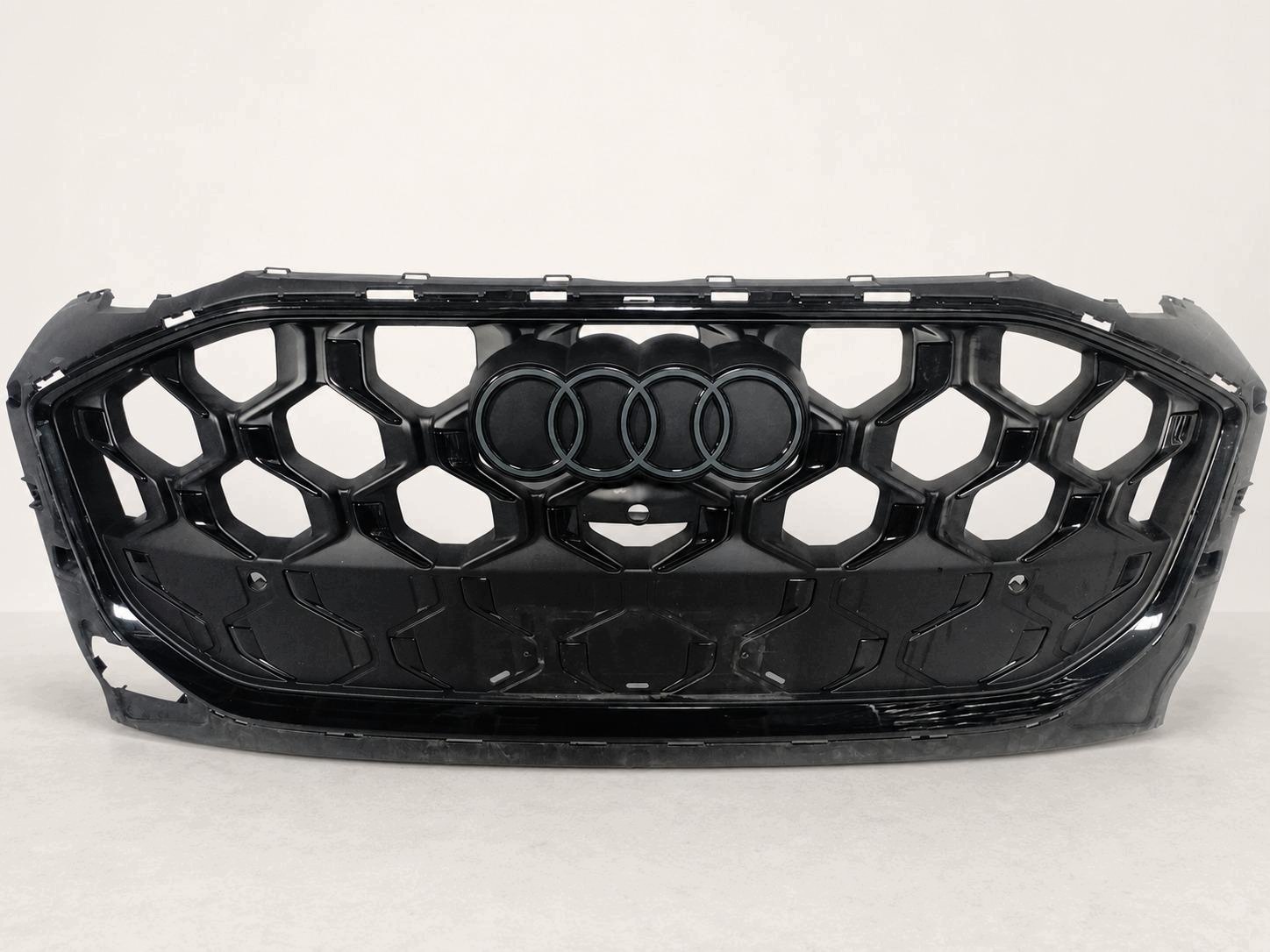 AUDI Q5 III 8MA GU S-LINE 25- grill grille grid W bumper front BLACK