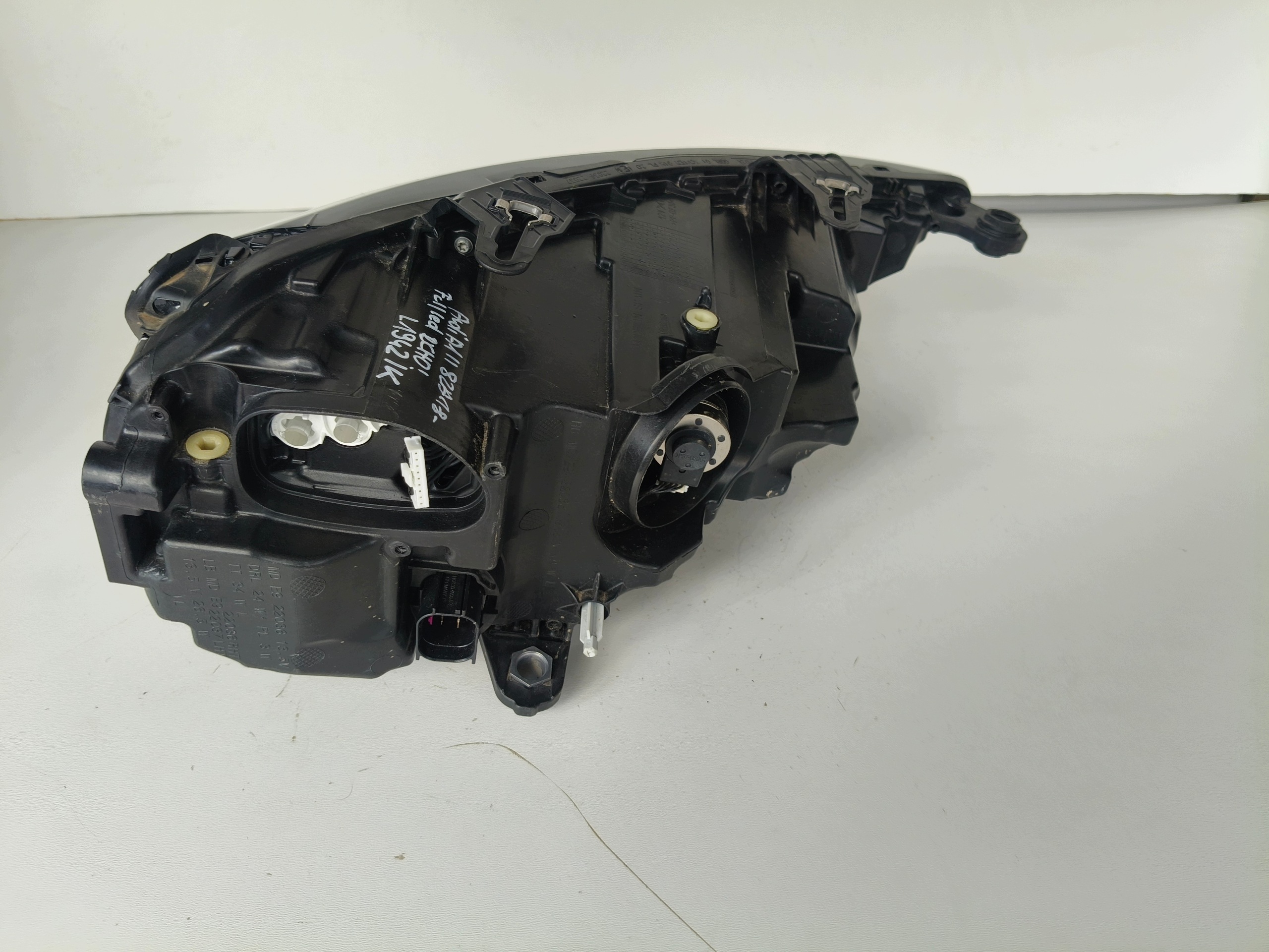 feu gauche REFLEKTOR AUDI A1 II 82A 18- FULL LED