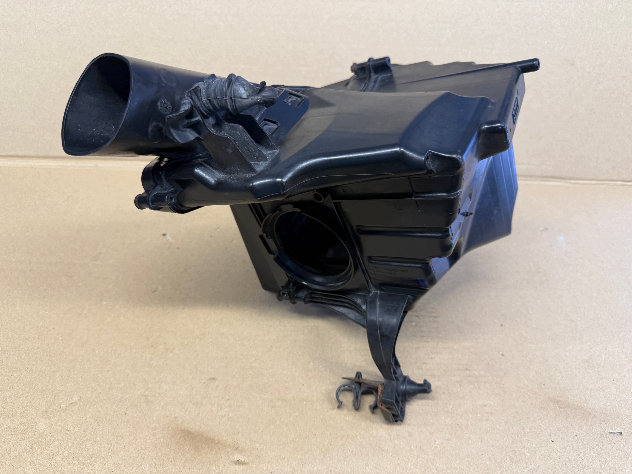 FORD TRANSIT CONNECT MK2 1.6 TDCI luftfiltergehäuse AV61-9600-BG