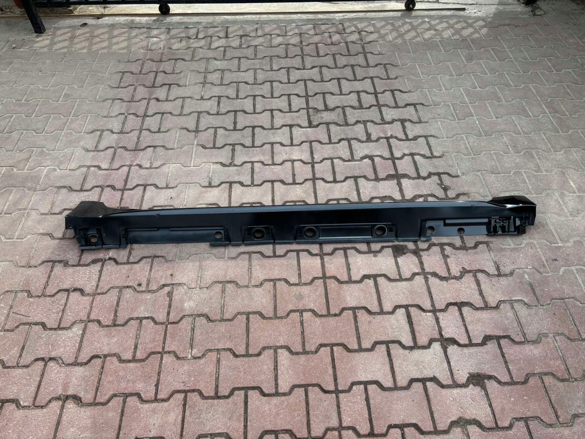 moulding threshold right TOYOTA COROLLA E21 75850-02220