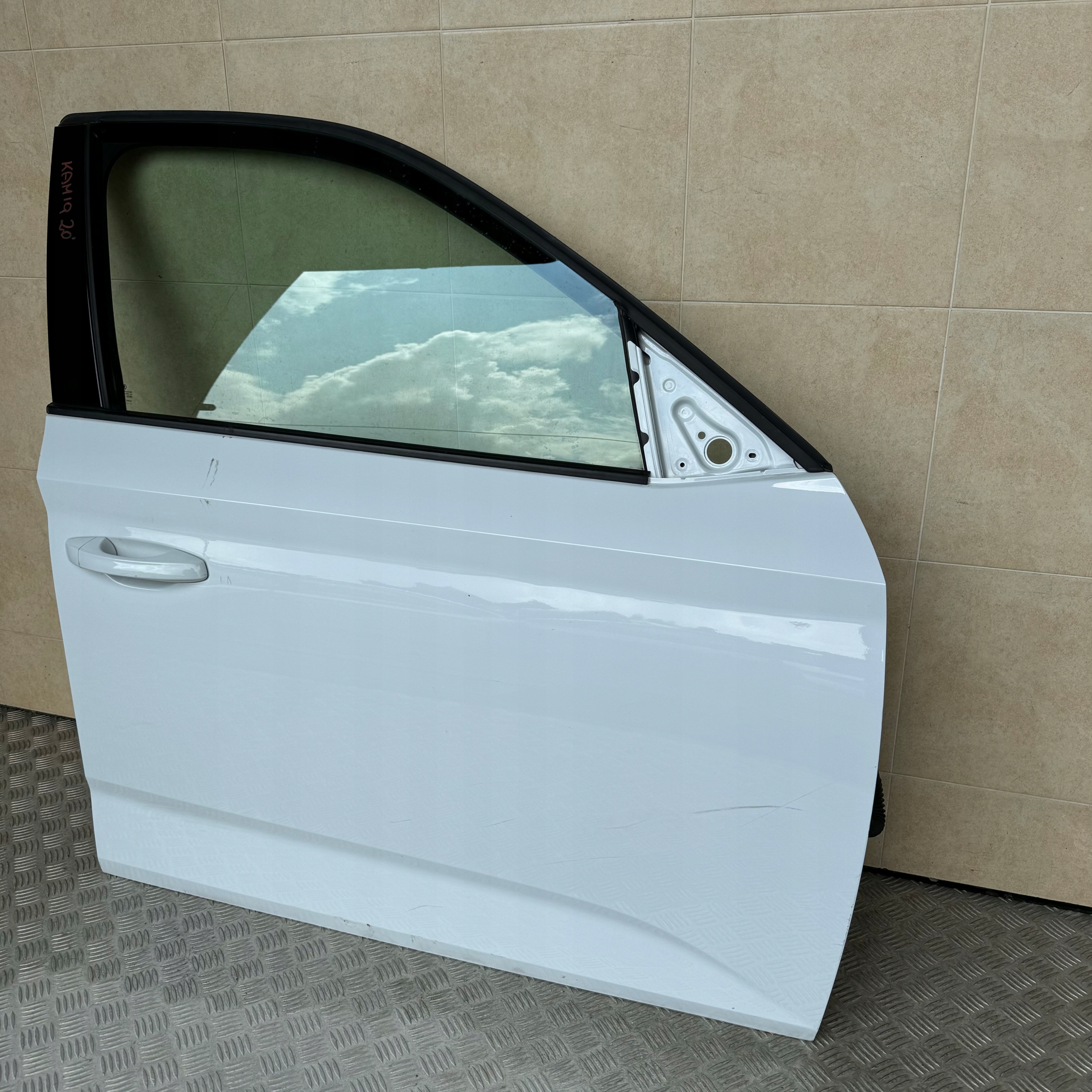 DOOR FRONT RIGHT SKODA KAMIQ 2020 ROK