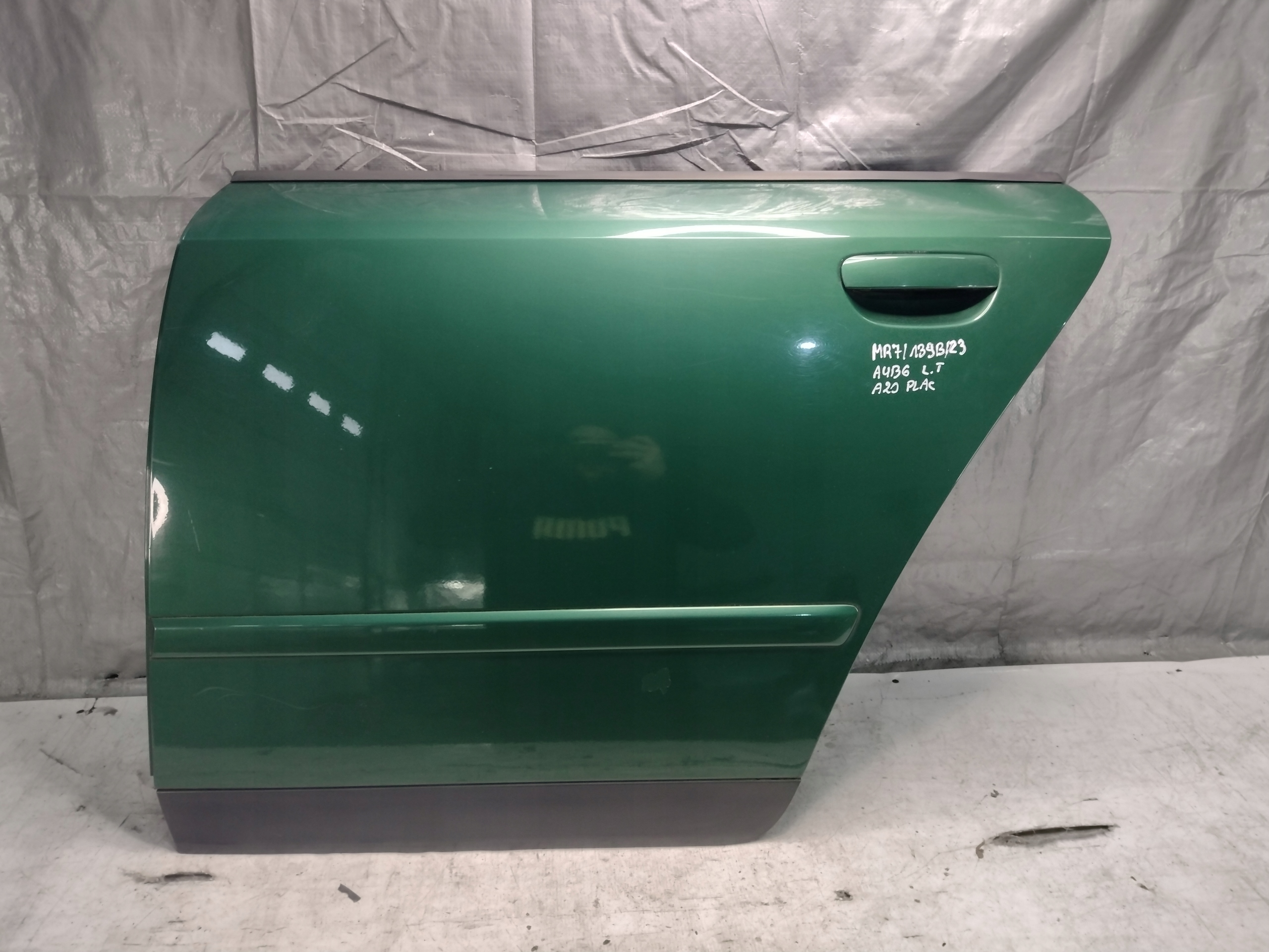 door left rear part Audi A4 B6 sedan K: LZ6R