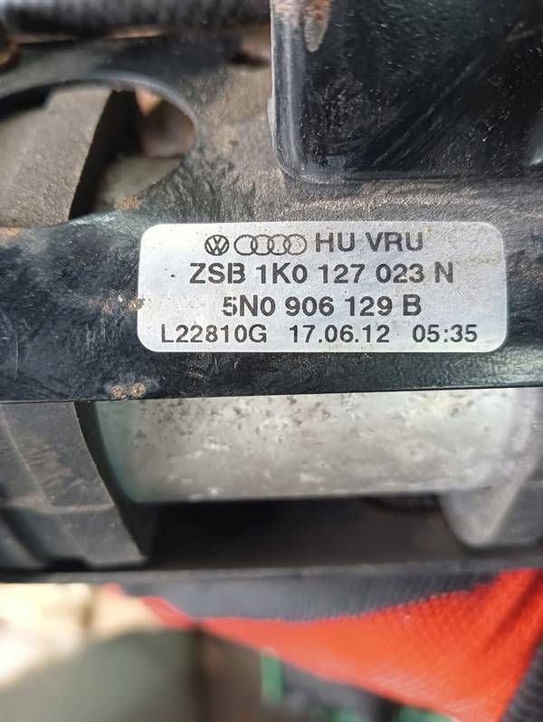патрубок топливный насос A3 8P PASSAT YETI 2.0 tdi 1K0130307J