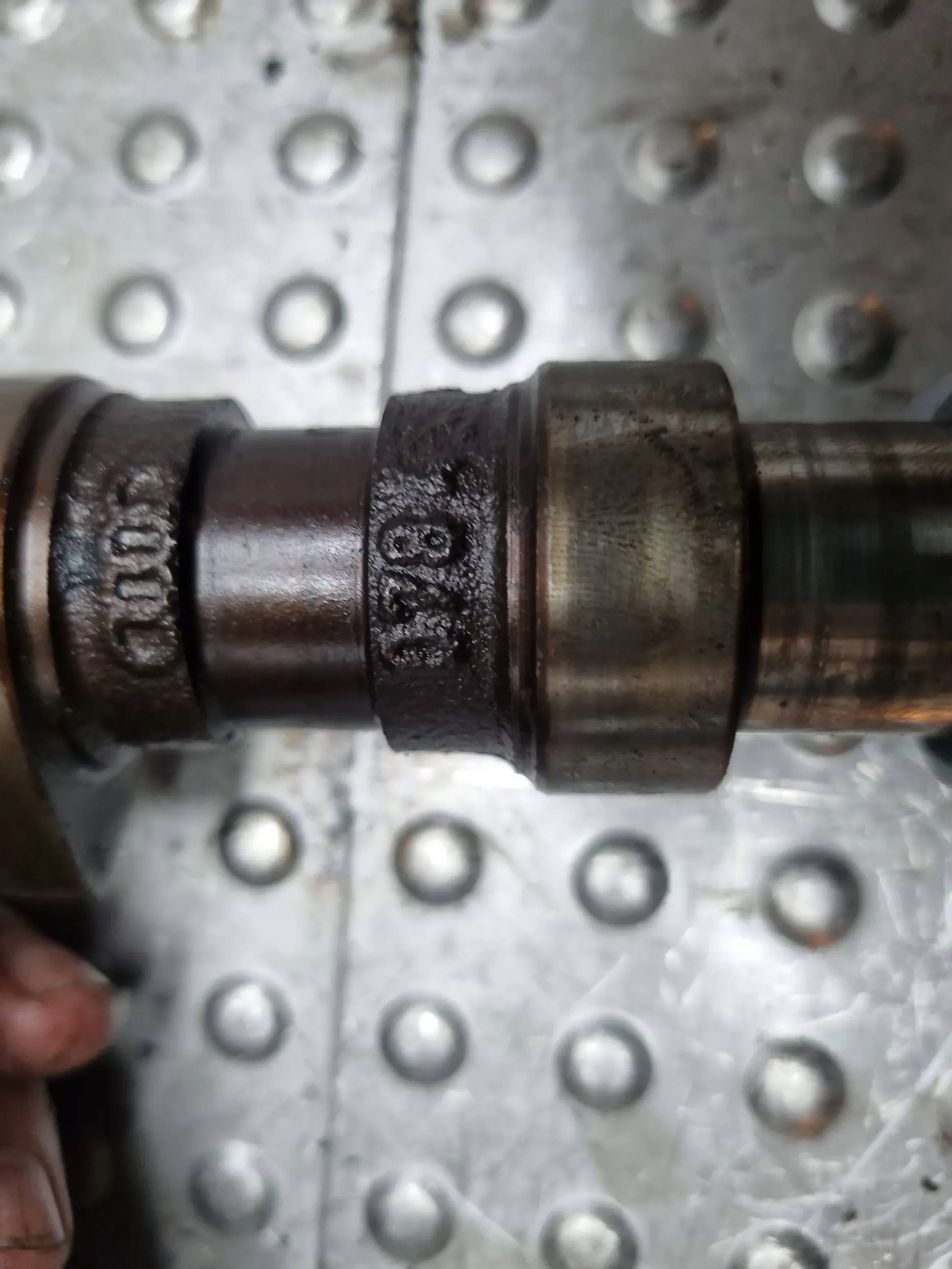 vačka výfukovy ľavý 0784E A6 C5 2.4 B ASM AMX