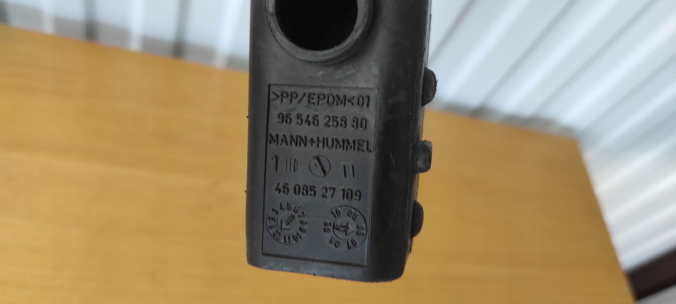 pipe air REZONATOR CITROEN C3 II 09-16 9654625880