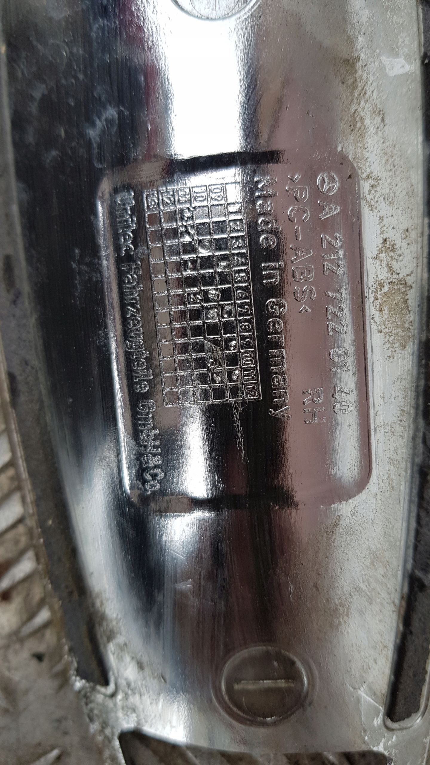 MERCEDES W212 CHROM rechts Tür A2127220140
