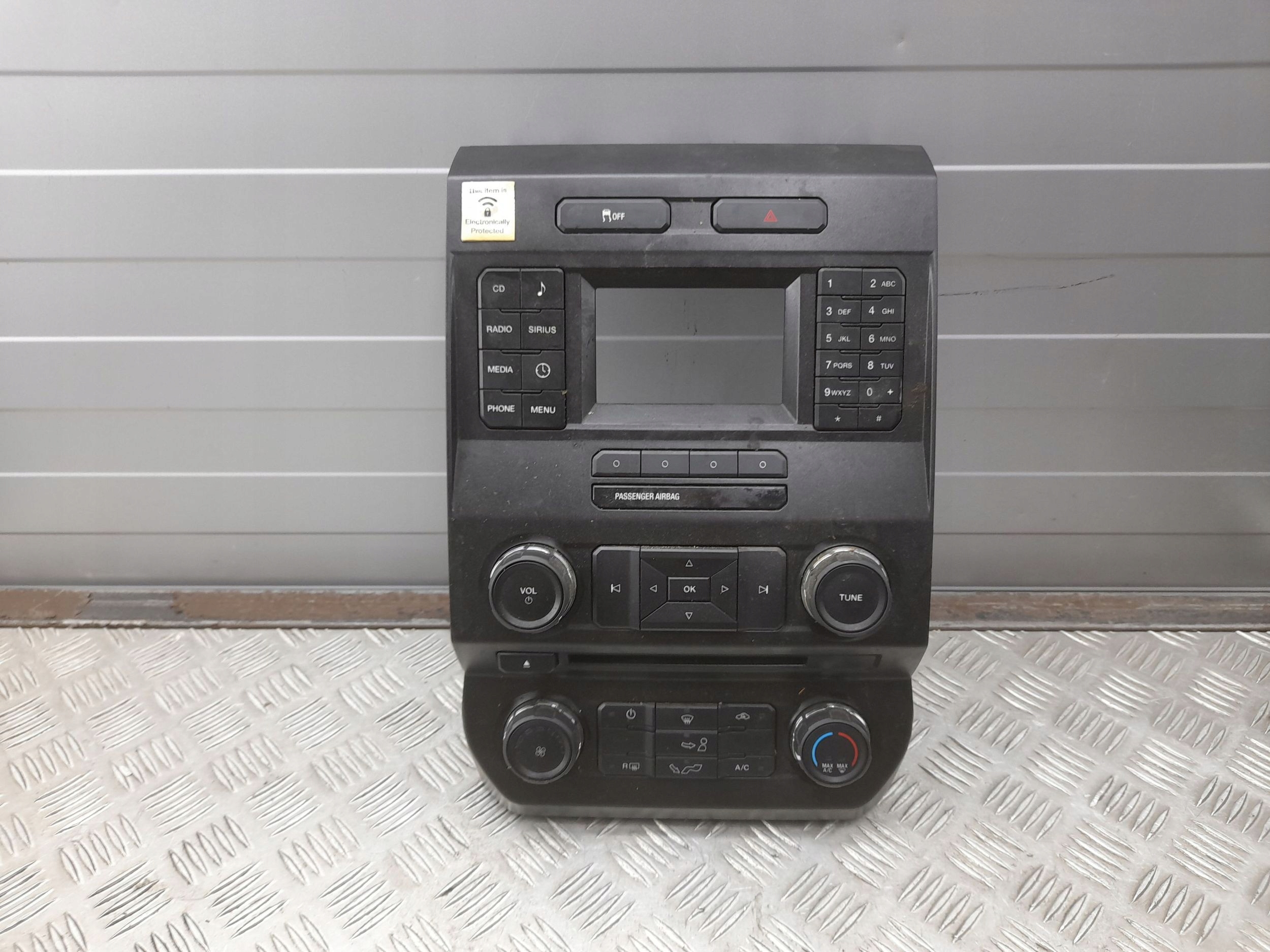 Ford F150 HL3T18E243BUB Z przodu