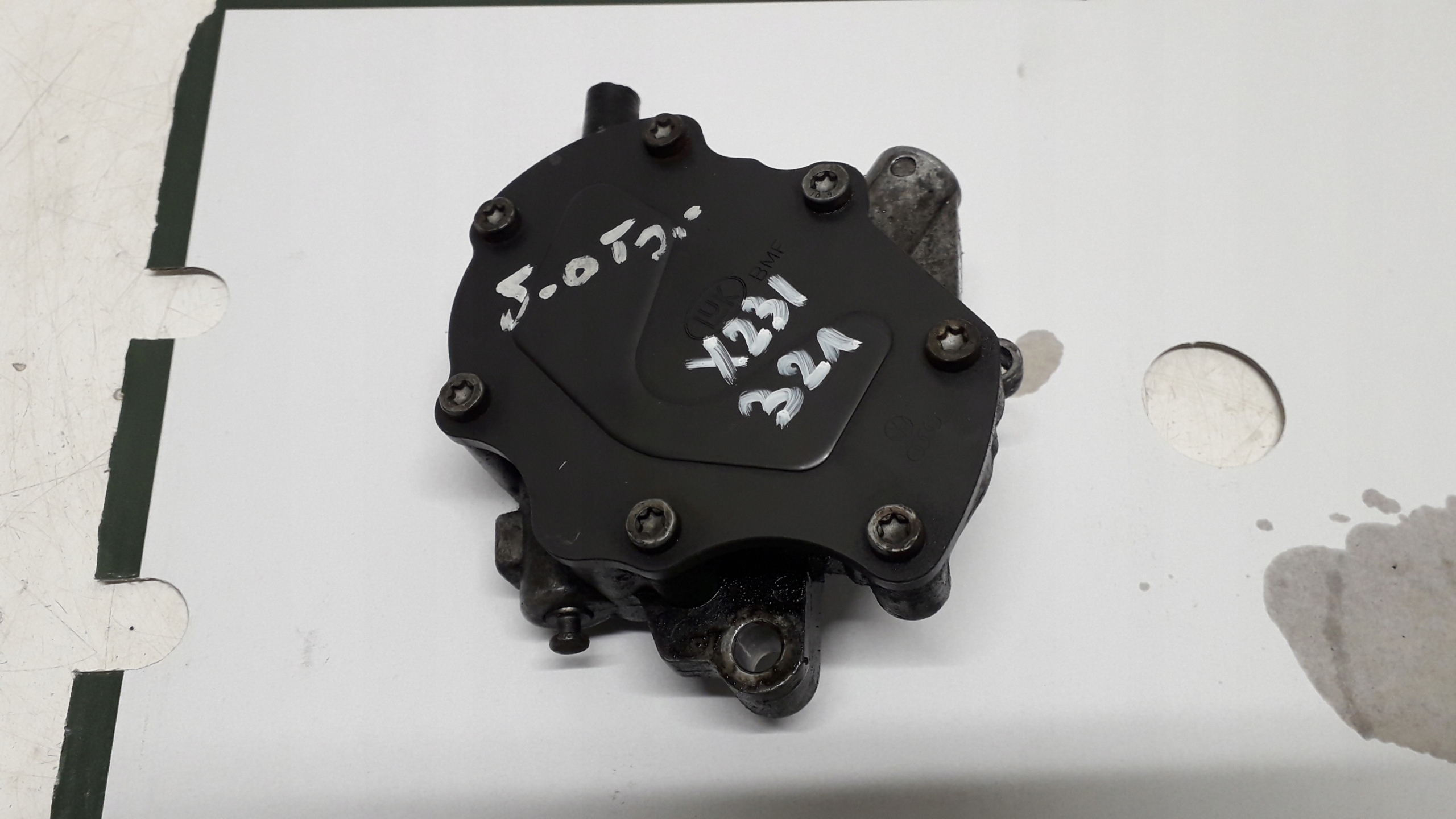 5.0TDI - TOUAREG PHAETON 5.0 TDI ВАКУУМНИЙ НАСОС LA2231010