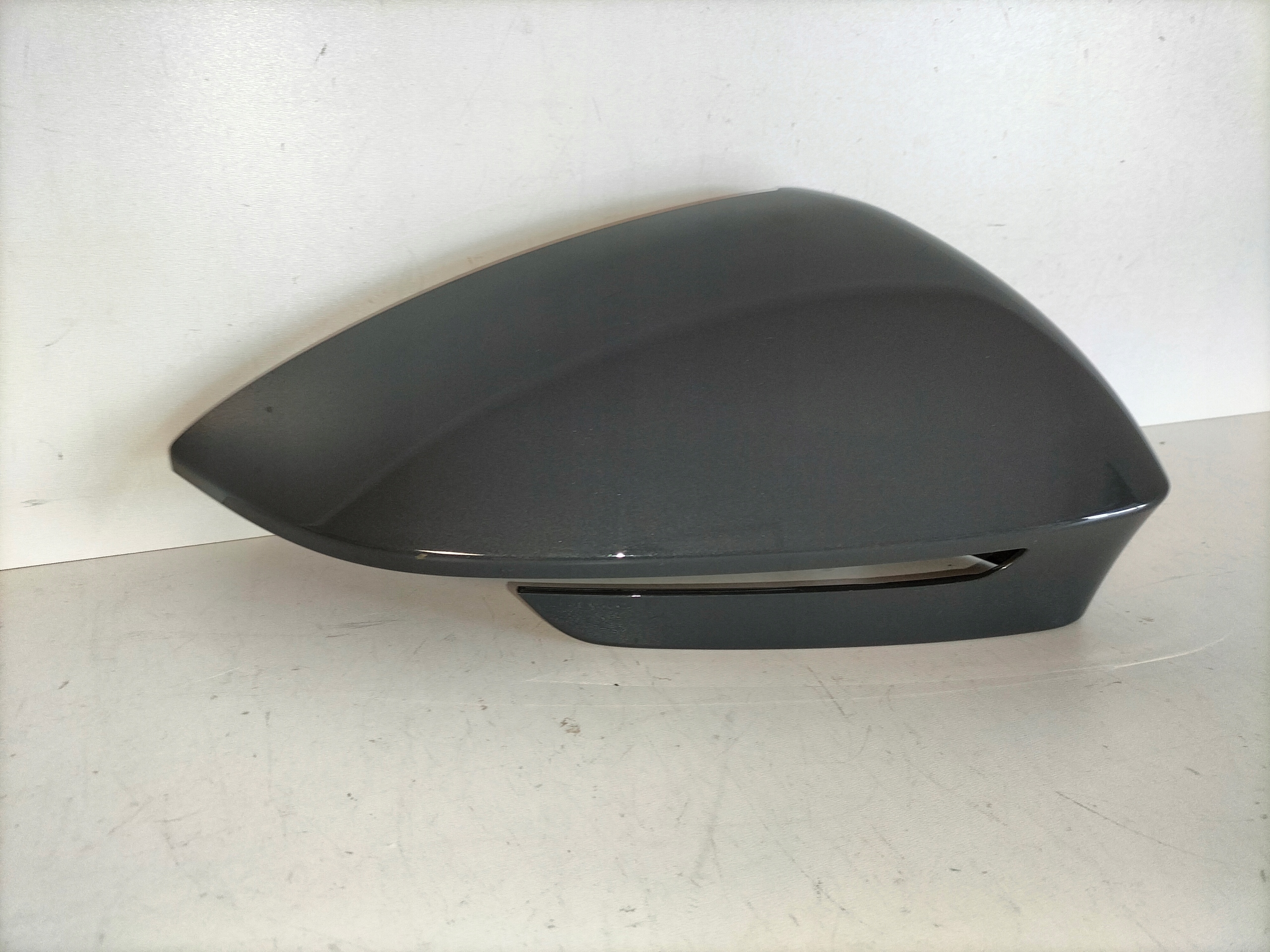 cover cap mirrors right VW TIGUAN III 24