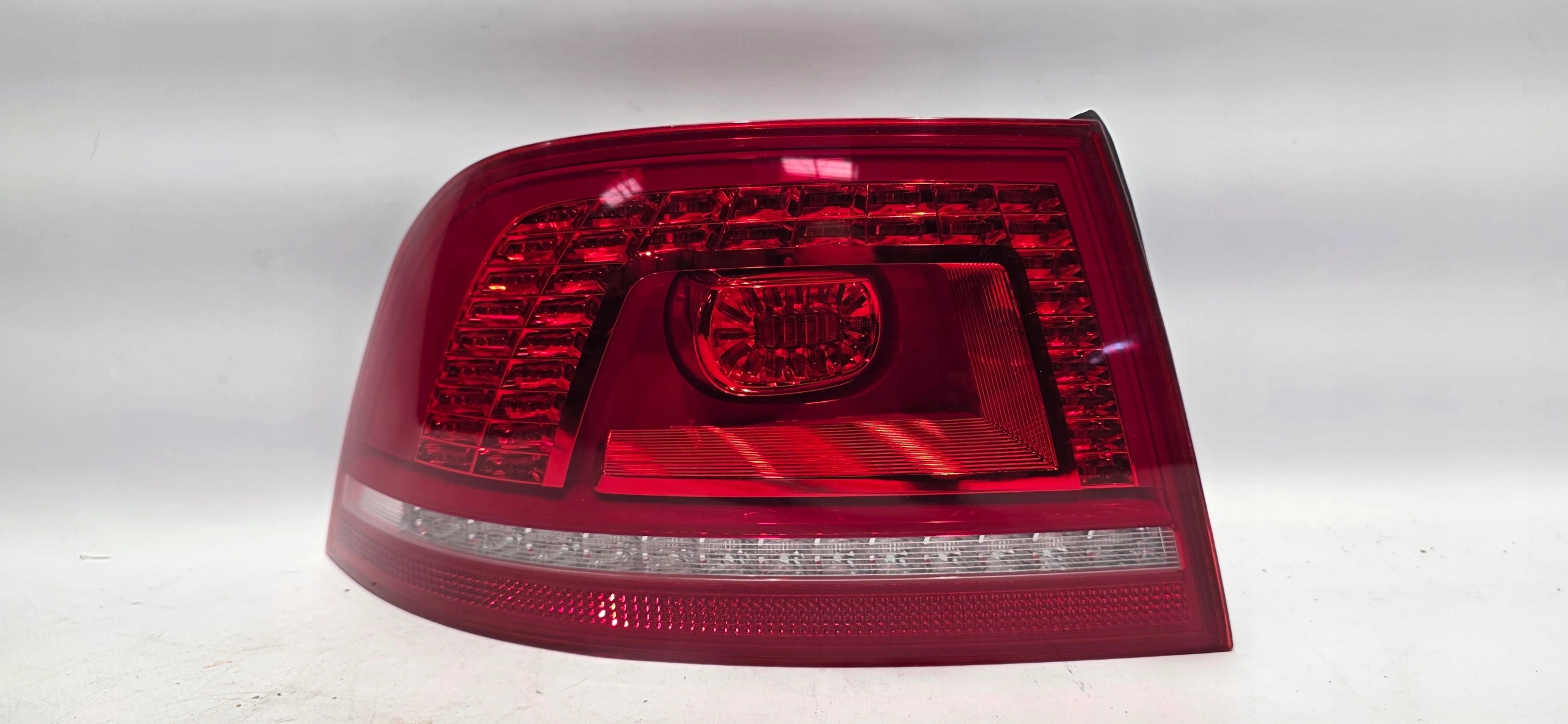 light left rear part LED VW PHAETON LIFT original EUROPA 3D0945095H