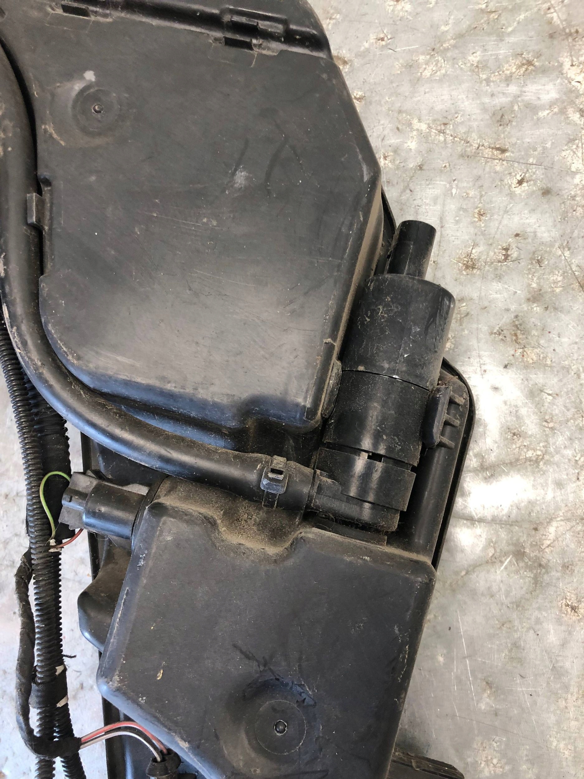 washer fluid tank AUDI Q5 8R0955453C