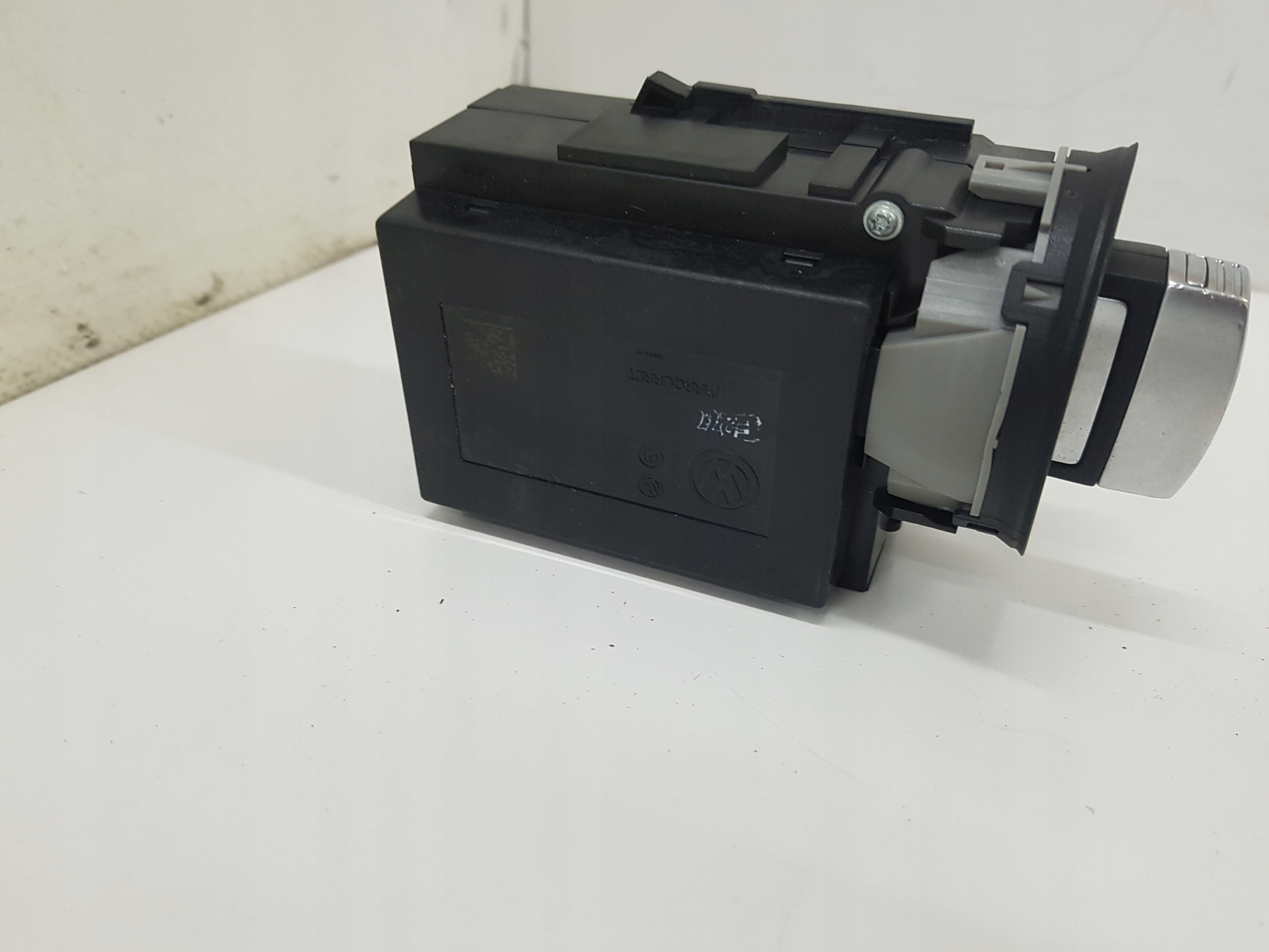 ignition Z KLUCZYKIEM VOLKSWAGEN PASSAT B7 3C0905843AD