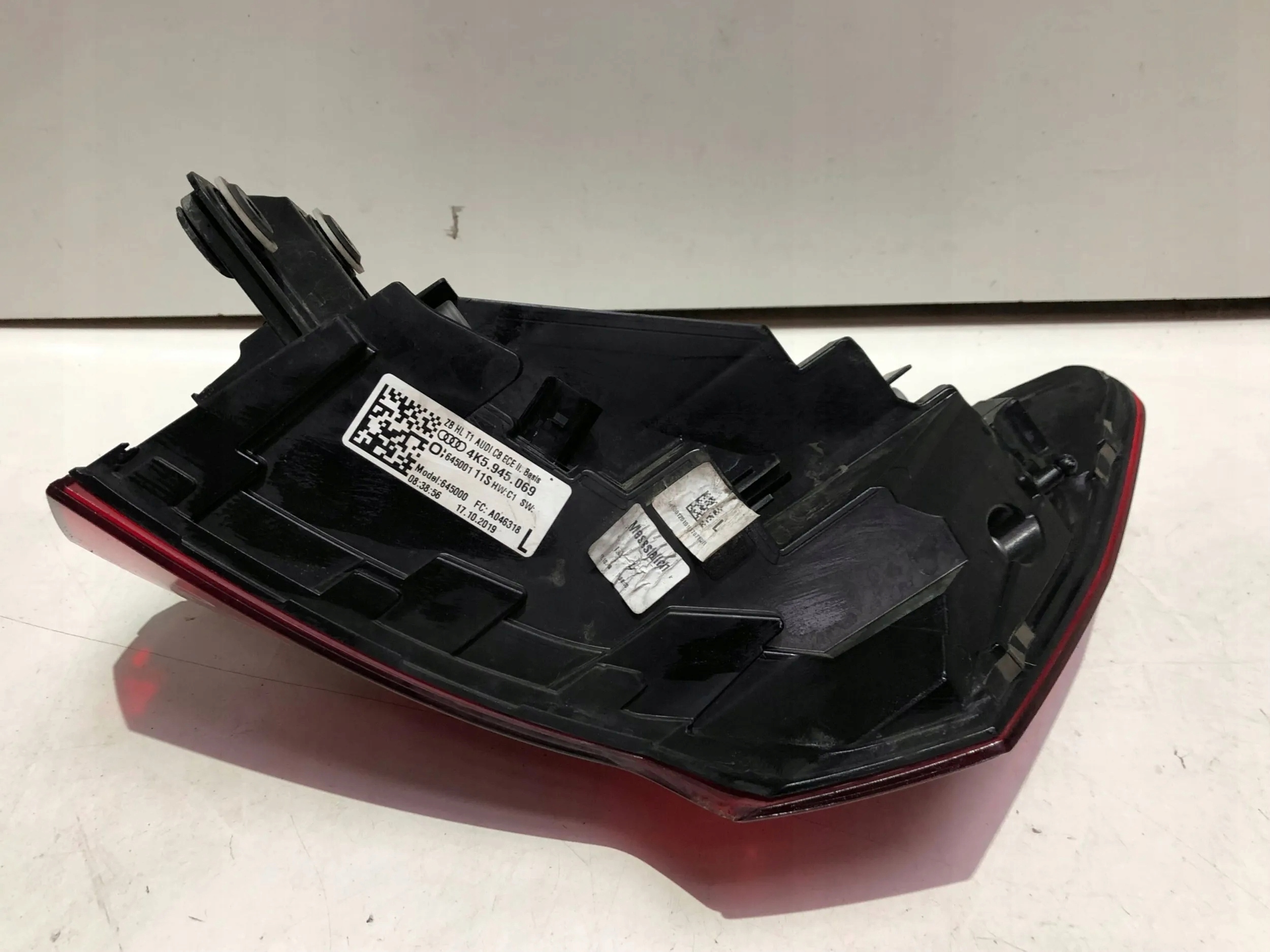 Lampa tył lewy Audi A6 S6 C8 4K Informacje dodatkowe żarówki w zestawie