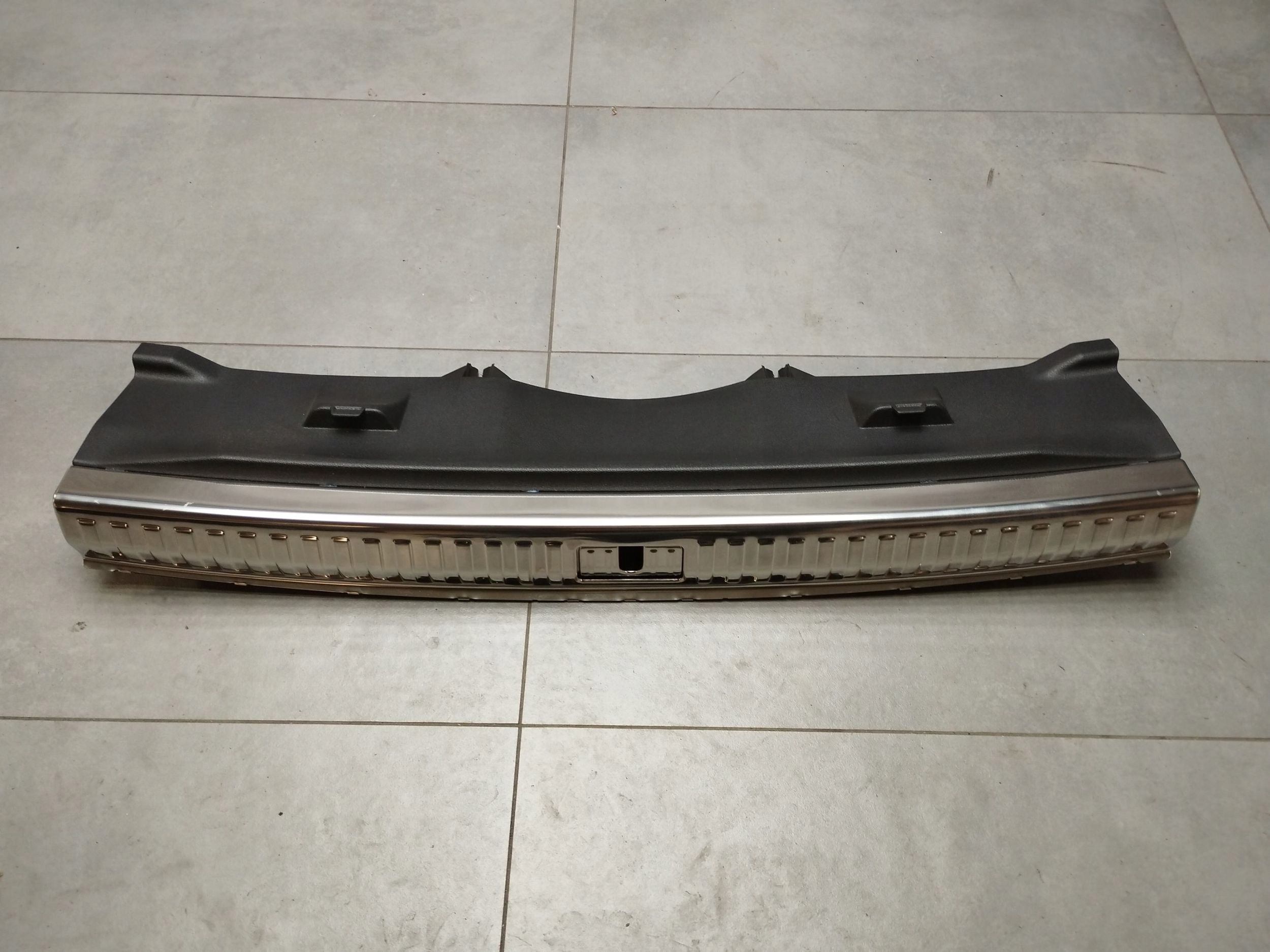 Audi Q3 F3 83A cap of the threshold boot 83A864483B