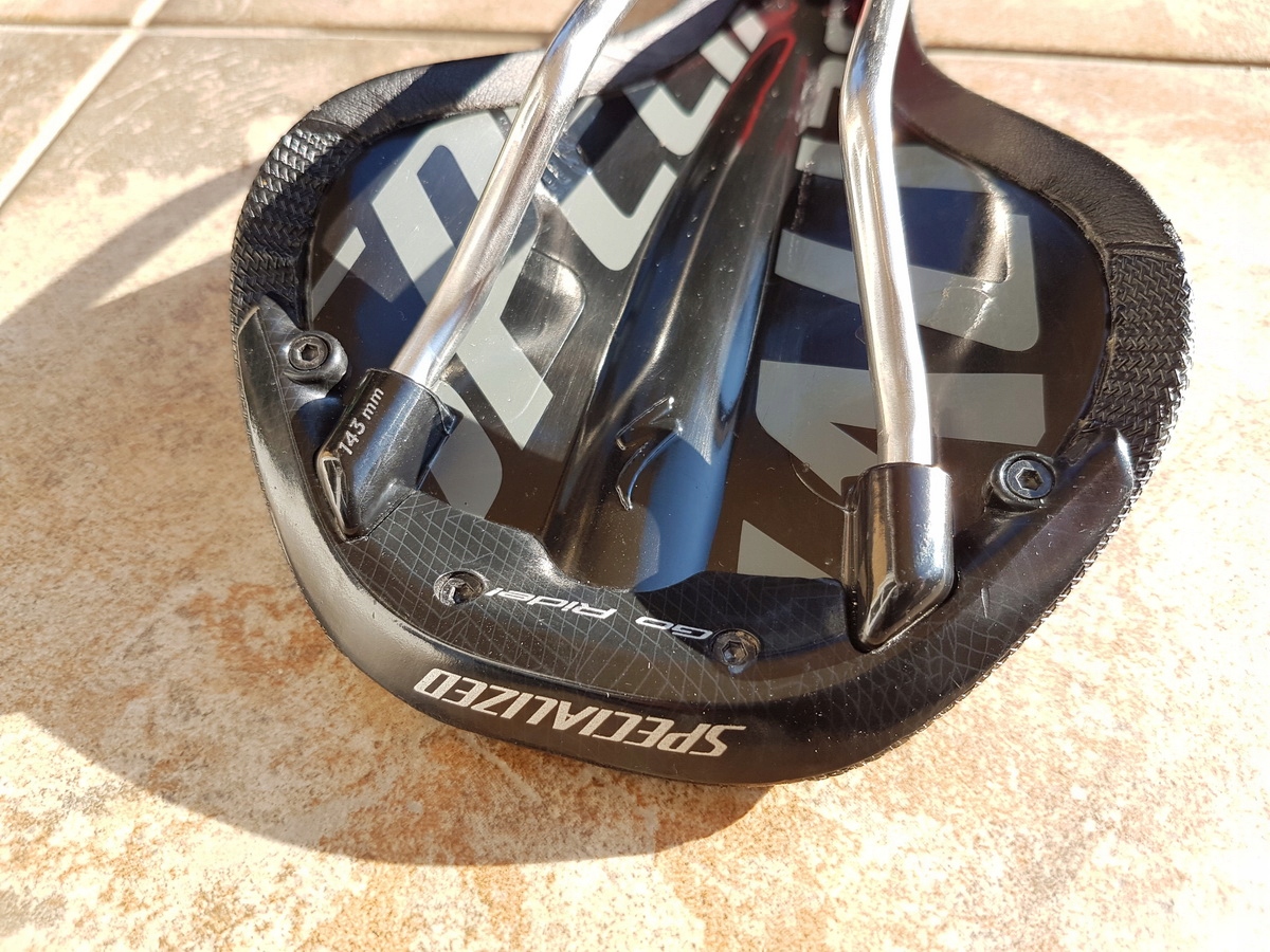 siodełko Specialized HENGE, hollow Ti, pręty TYTAN Szerokość 143 mm